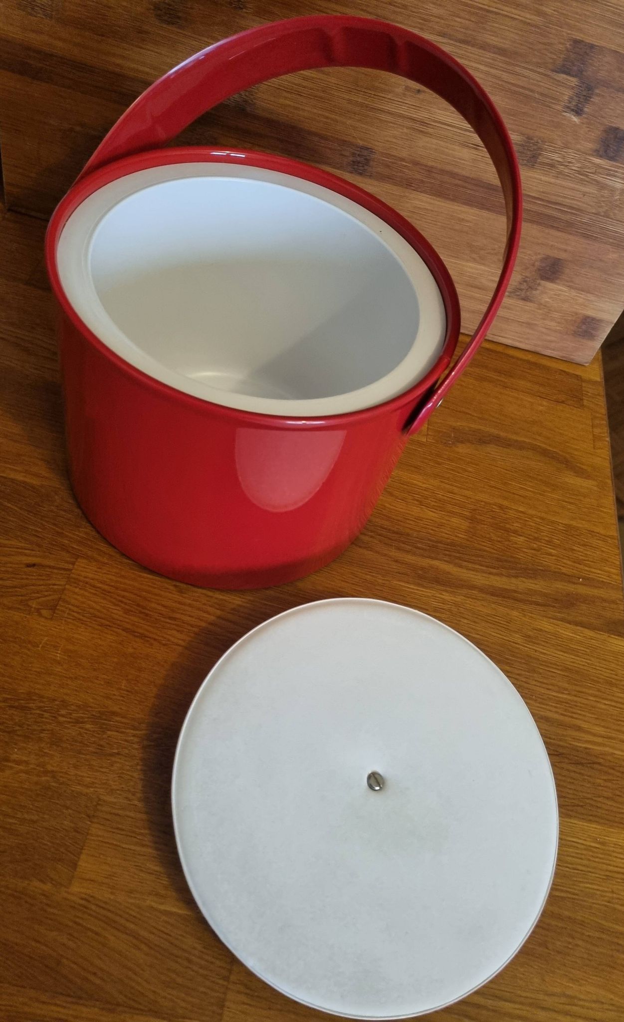 Vintage 1970s red vinyl ice bucket, Georges Briard style, USA