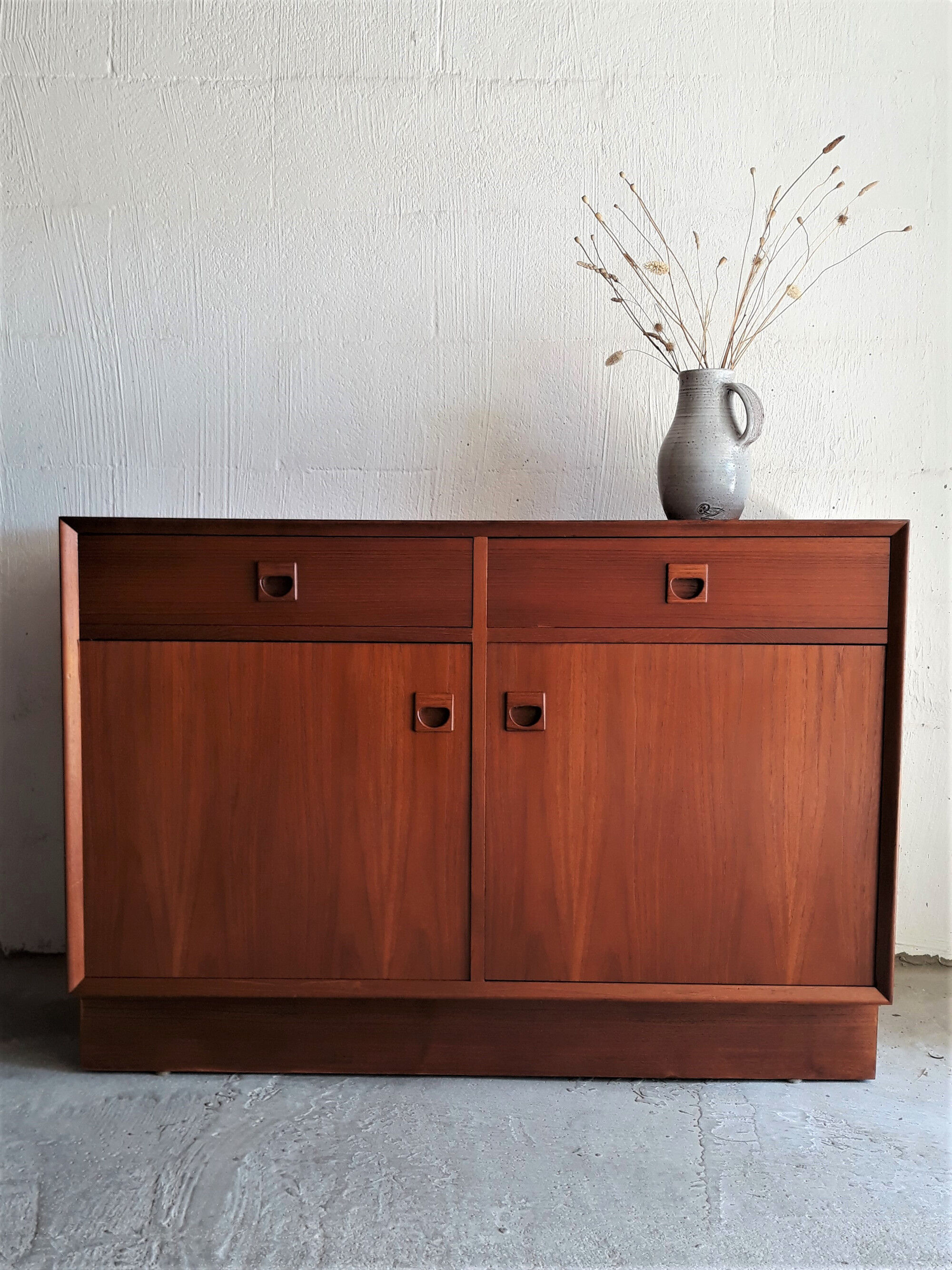 Teak Furniture / Small Enfilade Eric BROUER / Vintage Teck / Scandinavian Buffet / Small Buffet - Vintage Bar Furniture / Made in Denmark / Mid Century