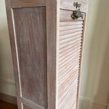 Contemporary period curtain binder