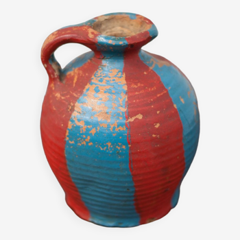 Old handle pot