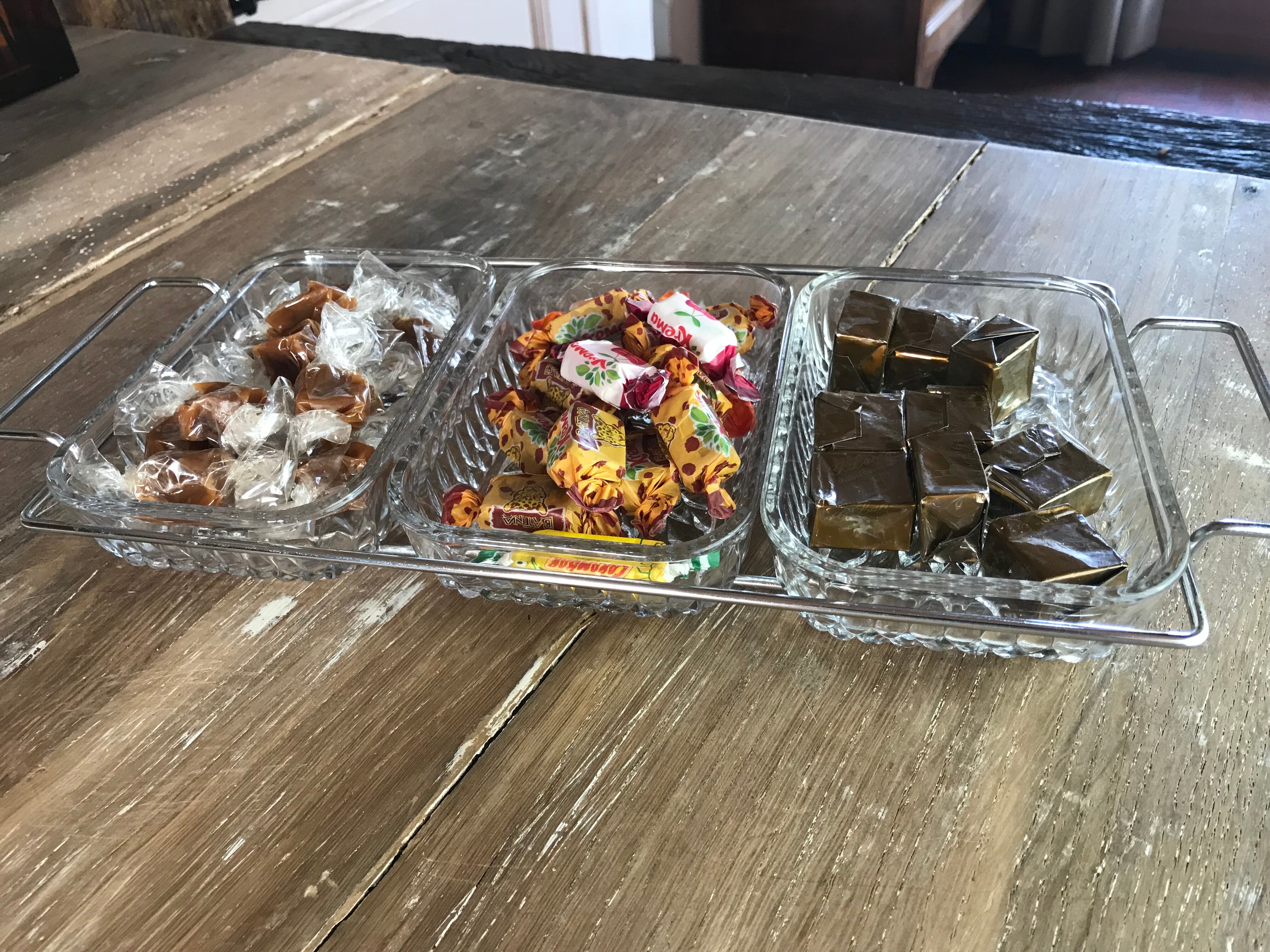 Duralex aperitif dish in glass and chrome support