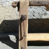 Very old oak carpenter's workbench - A charming piece of trade furniture.