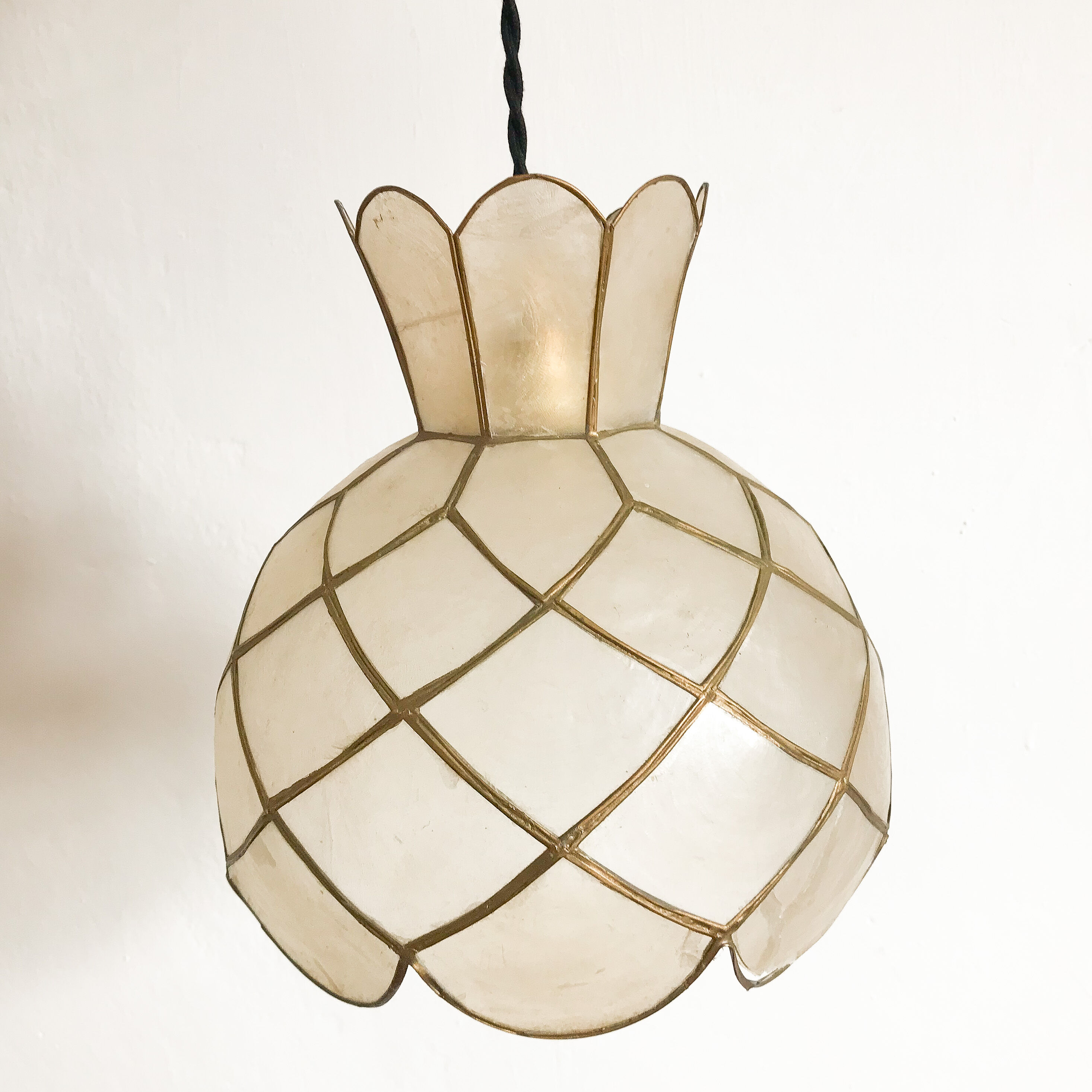 Vintage mother-of-pearl pendant lamp
