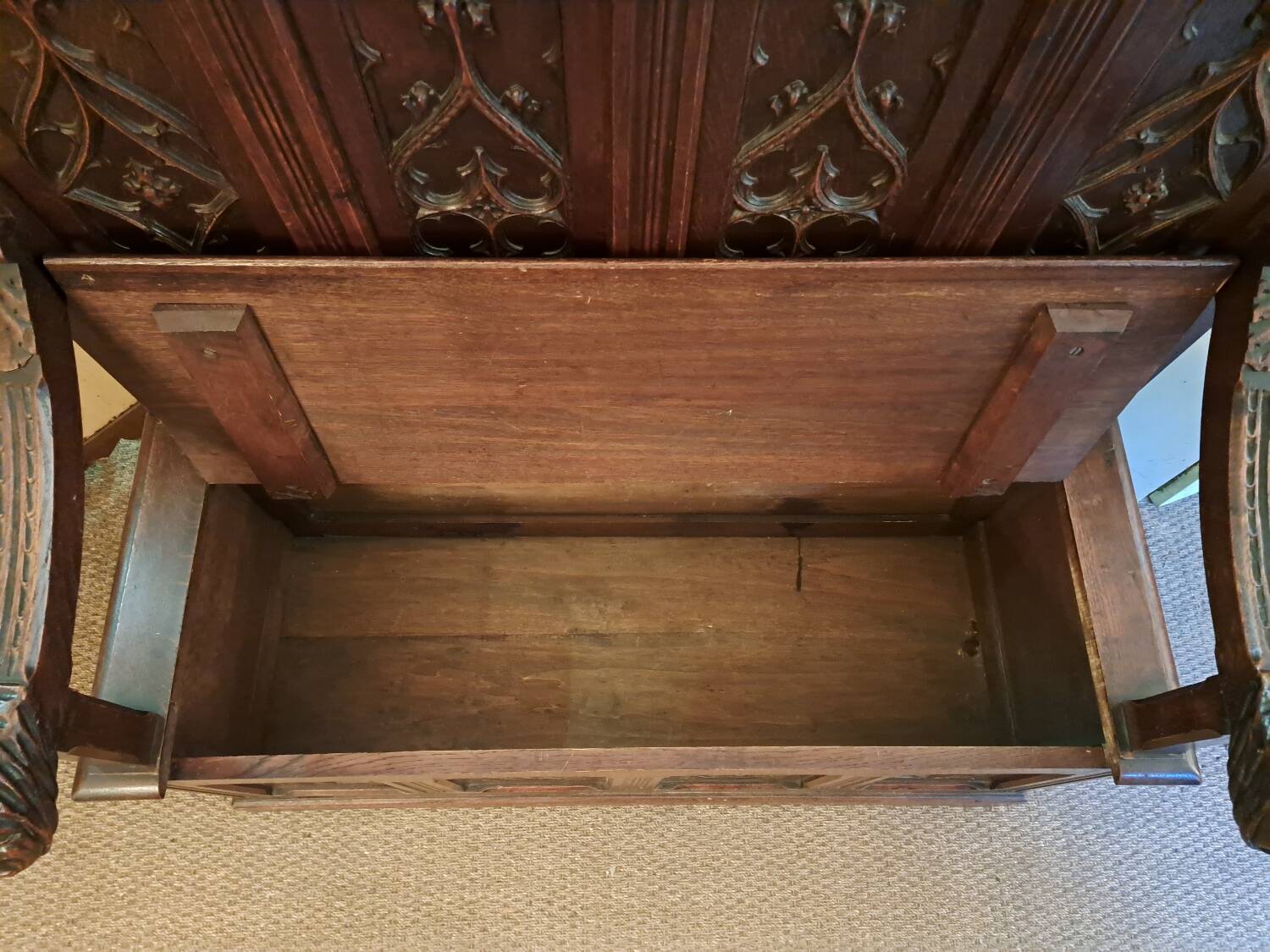 Neo-Gothic chest bench from the late 19th century
