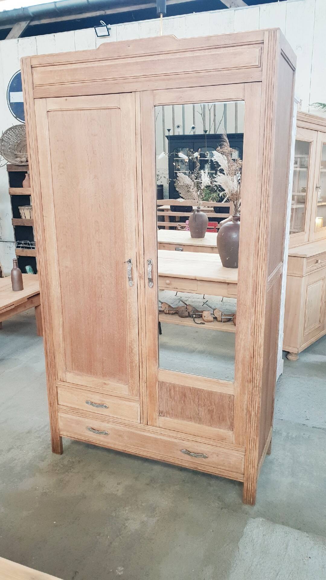 Old mirror cabinet