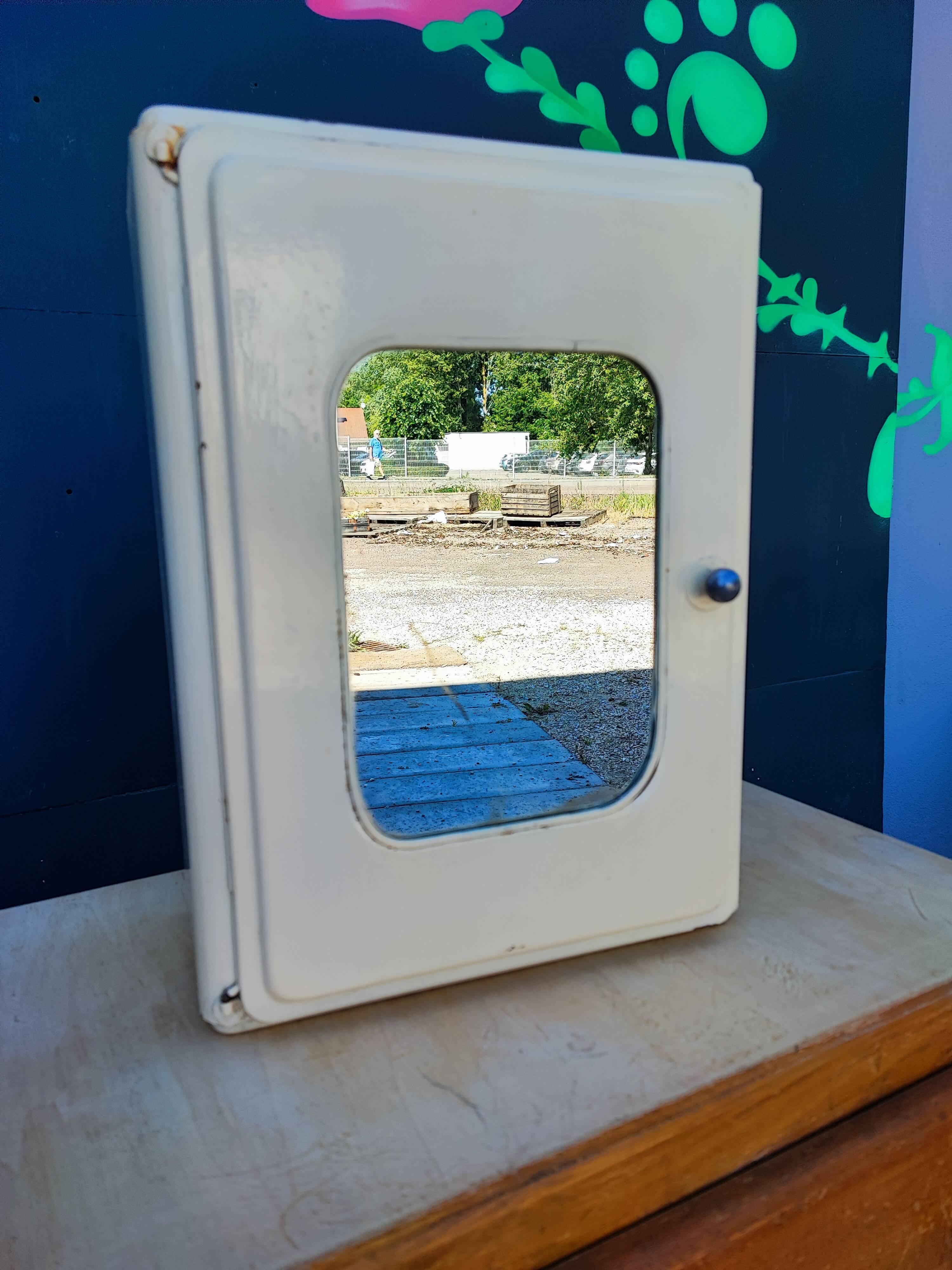 Metal medicine cabinet mirror