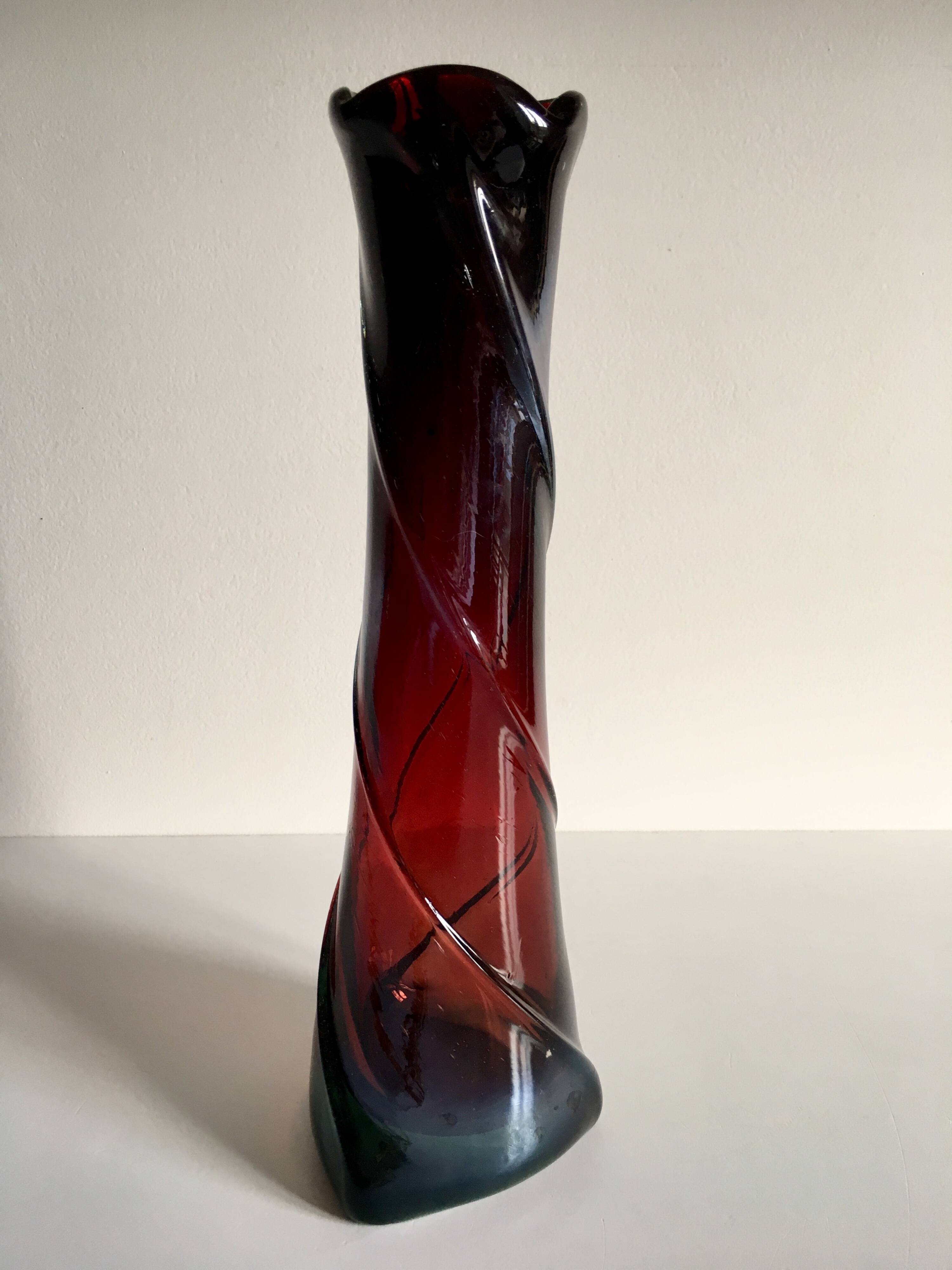 Vase en cristal irisé art deco