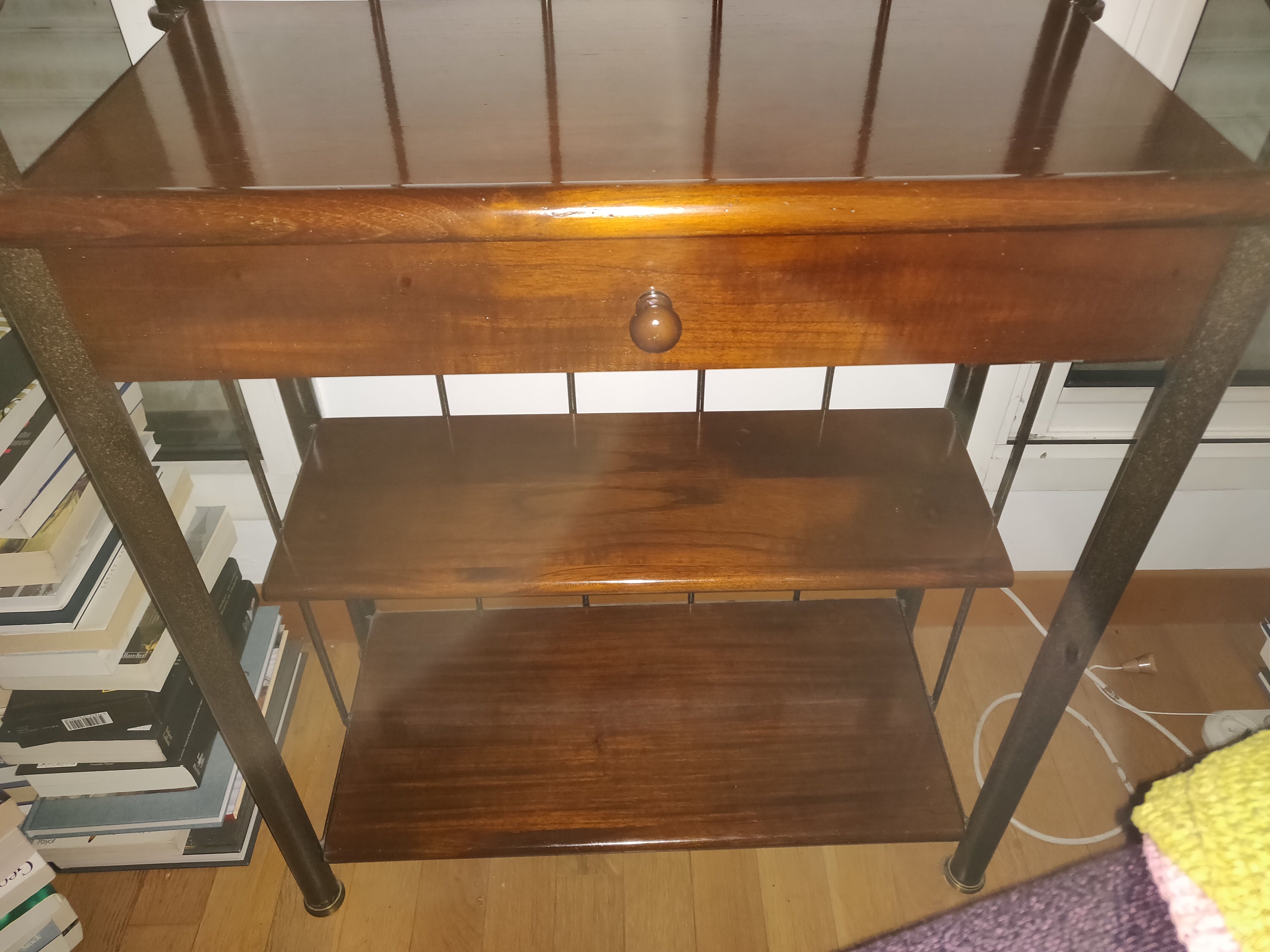 Grange shelf in wood and metal