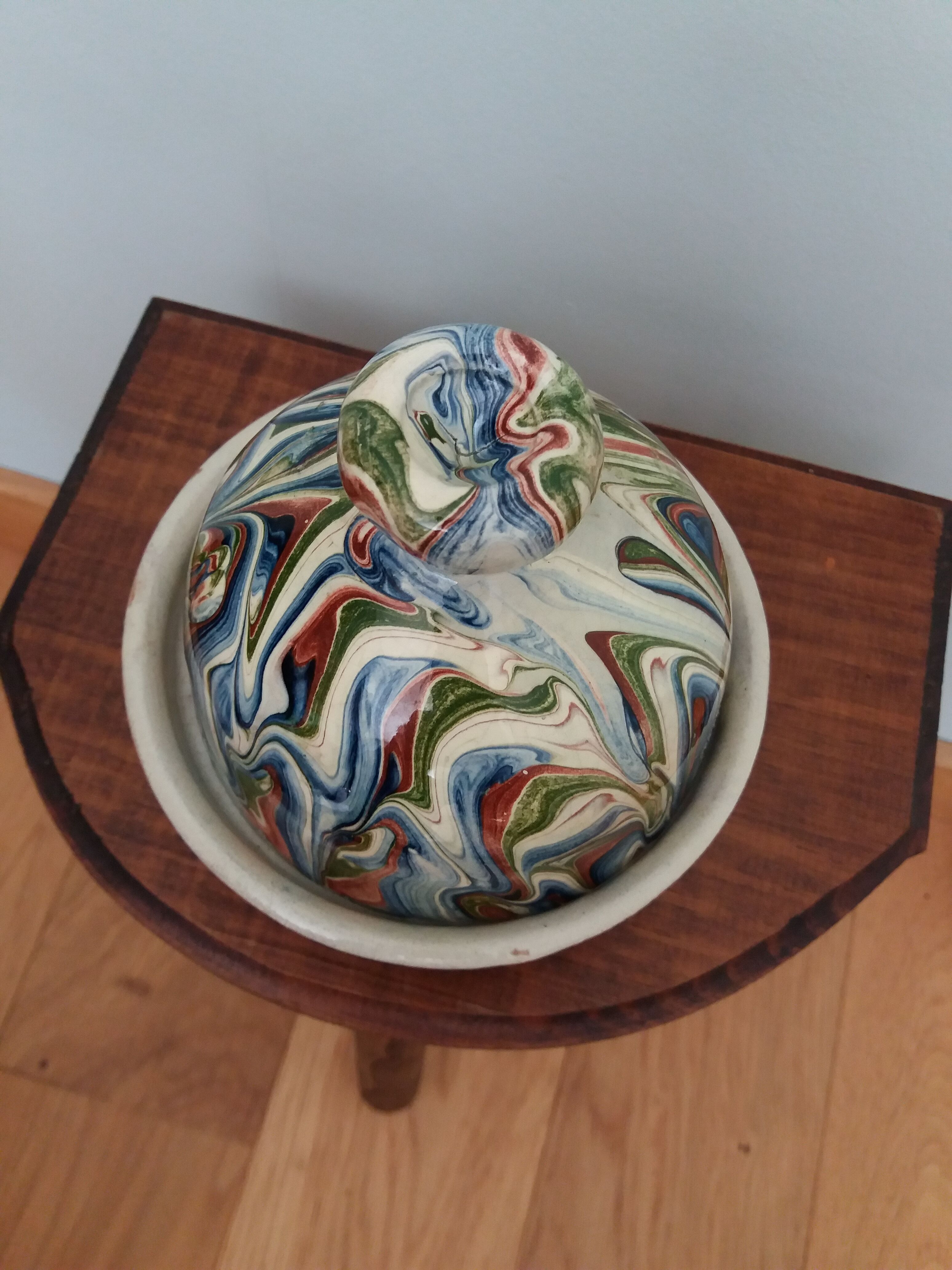 Butter bell in marbled ceramic