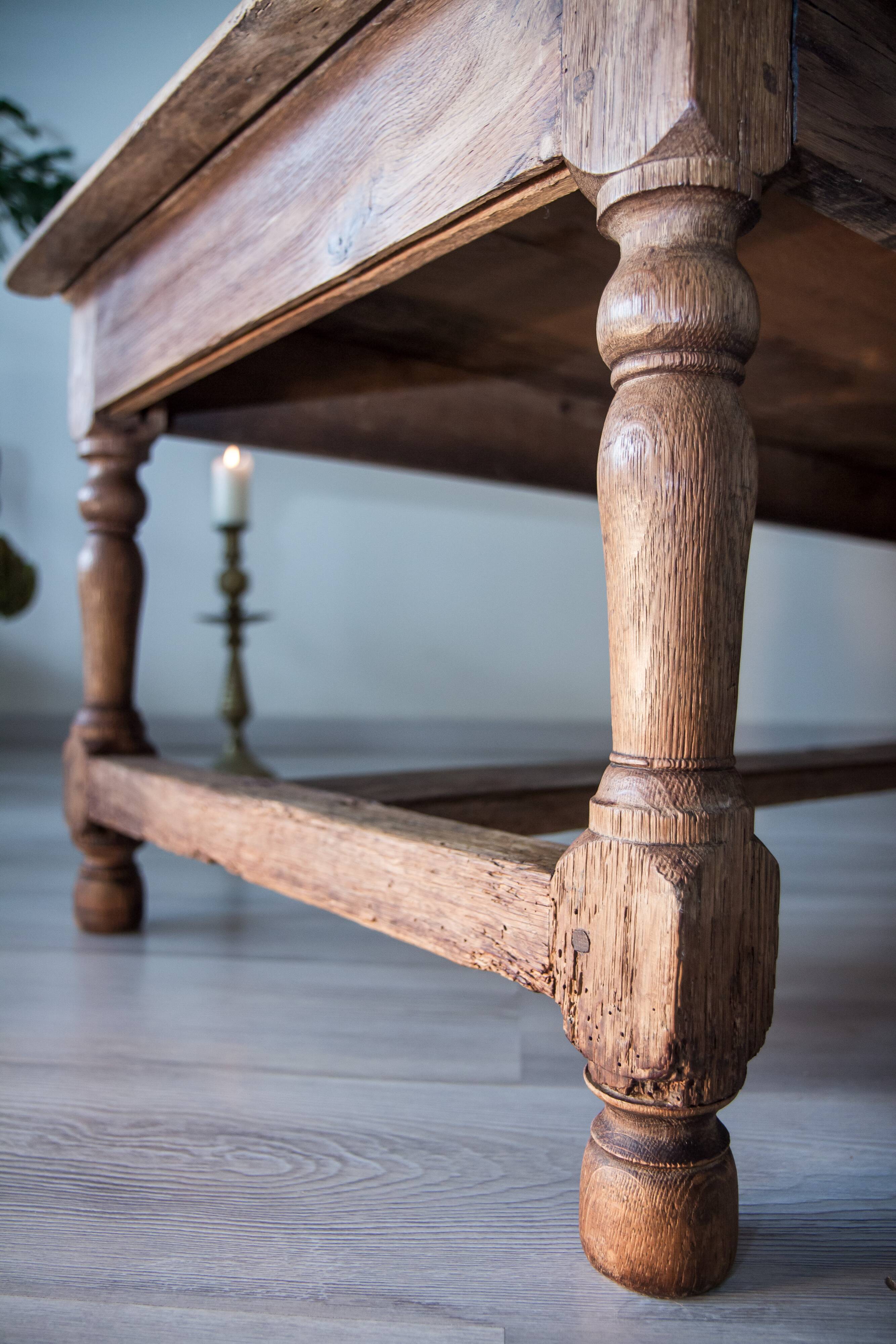 Large oak coffee table from the early 20th century
