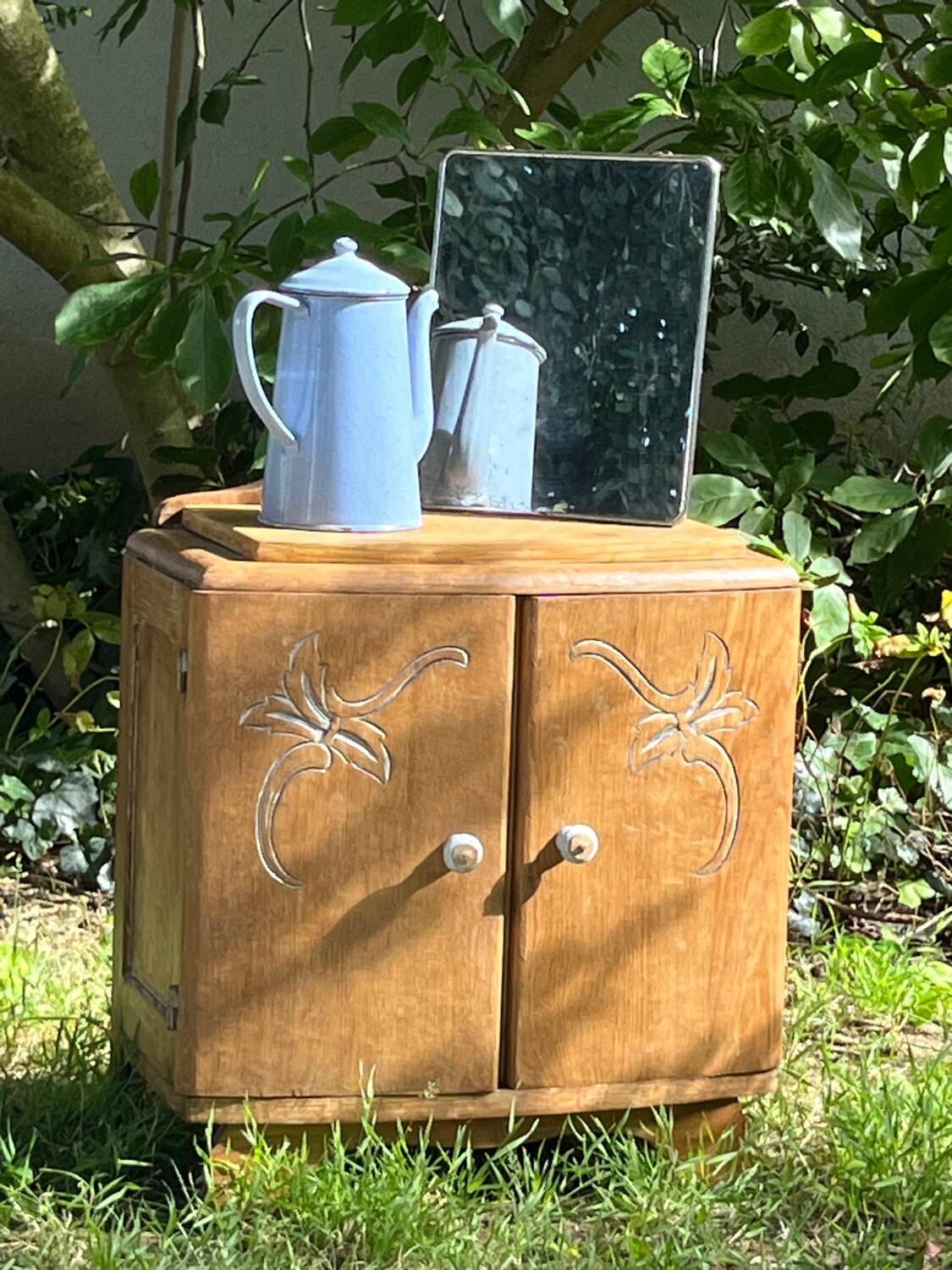 Table de chevet en bois deux portes