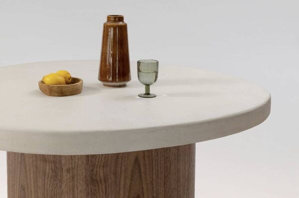 Table à manger LORĀ pied en noyer (pied large)