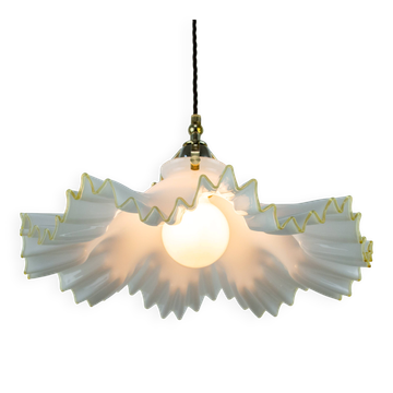 Lampe suspendue en verre blanc froncé de style Murano des années 1970