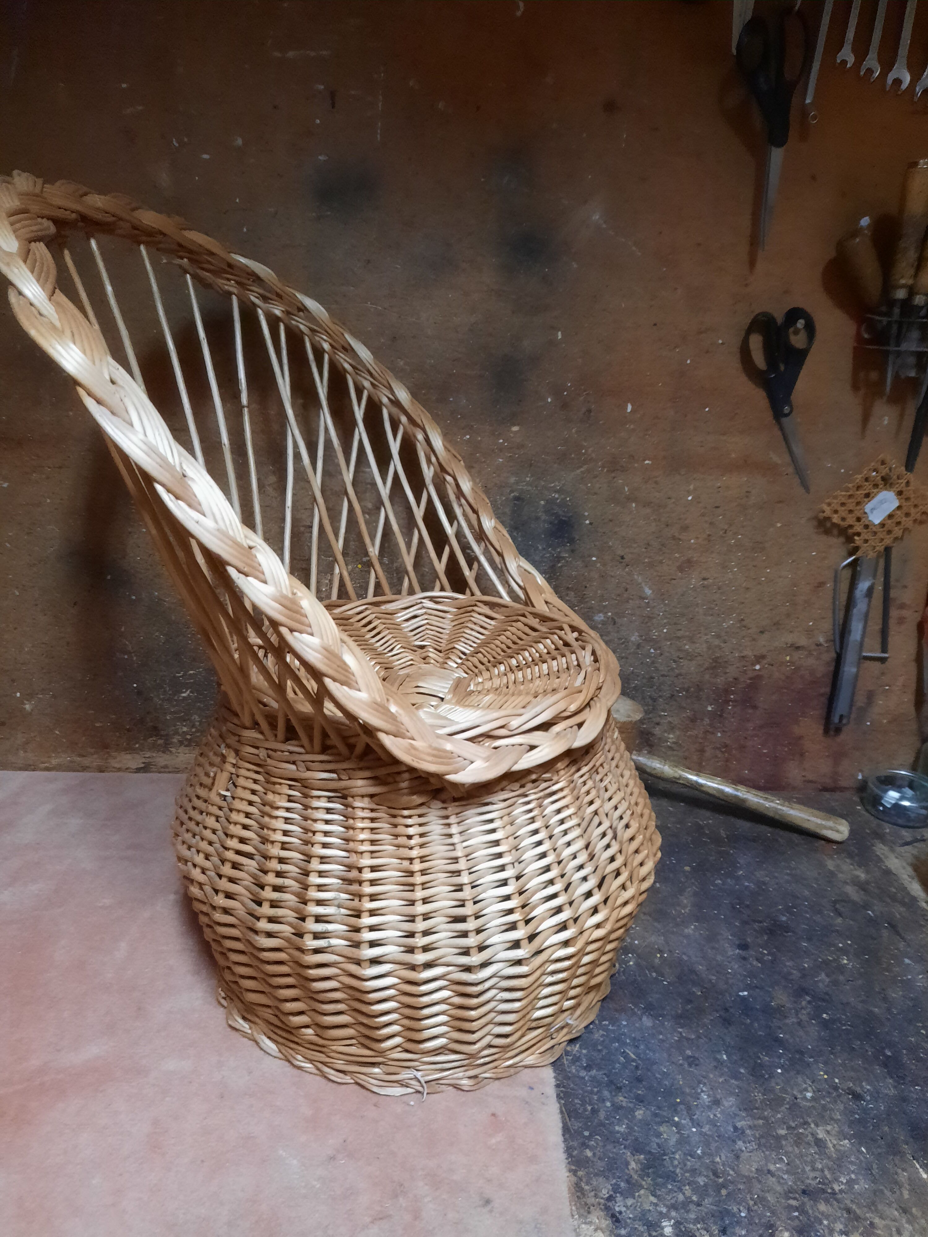 Wicker child chair