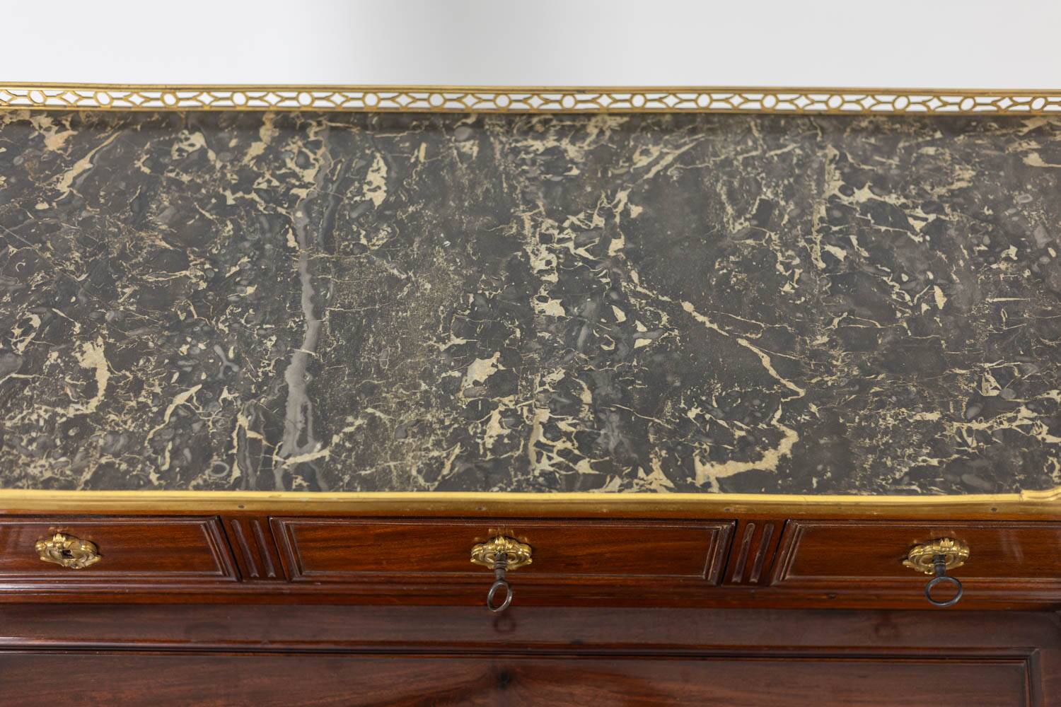 Desk – or secretary, cylinder, mahogany. Late 18th century period.