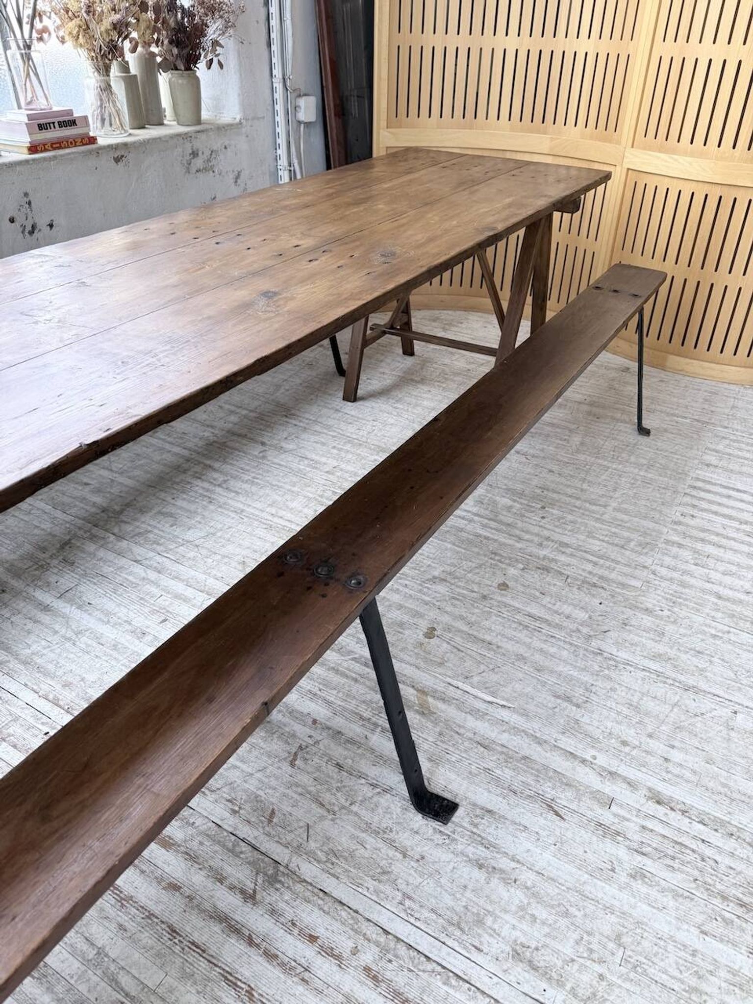 XXL trestle farm table 4m and its benches