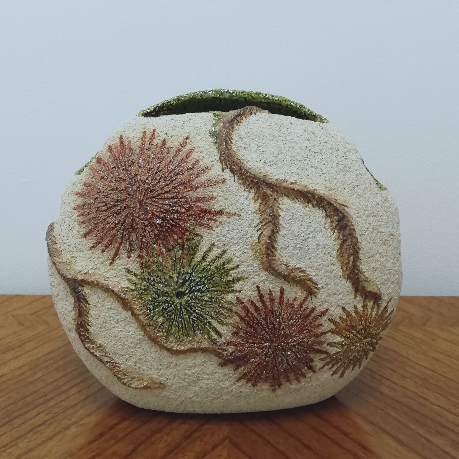 Vase or pique ceramic flowers height 20cm