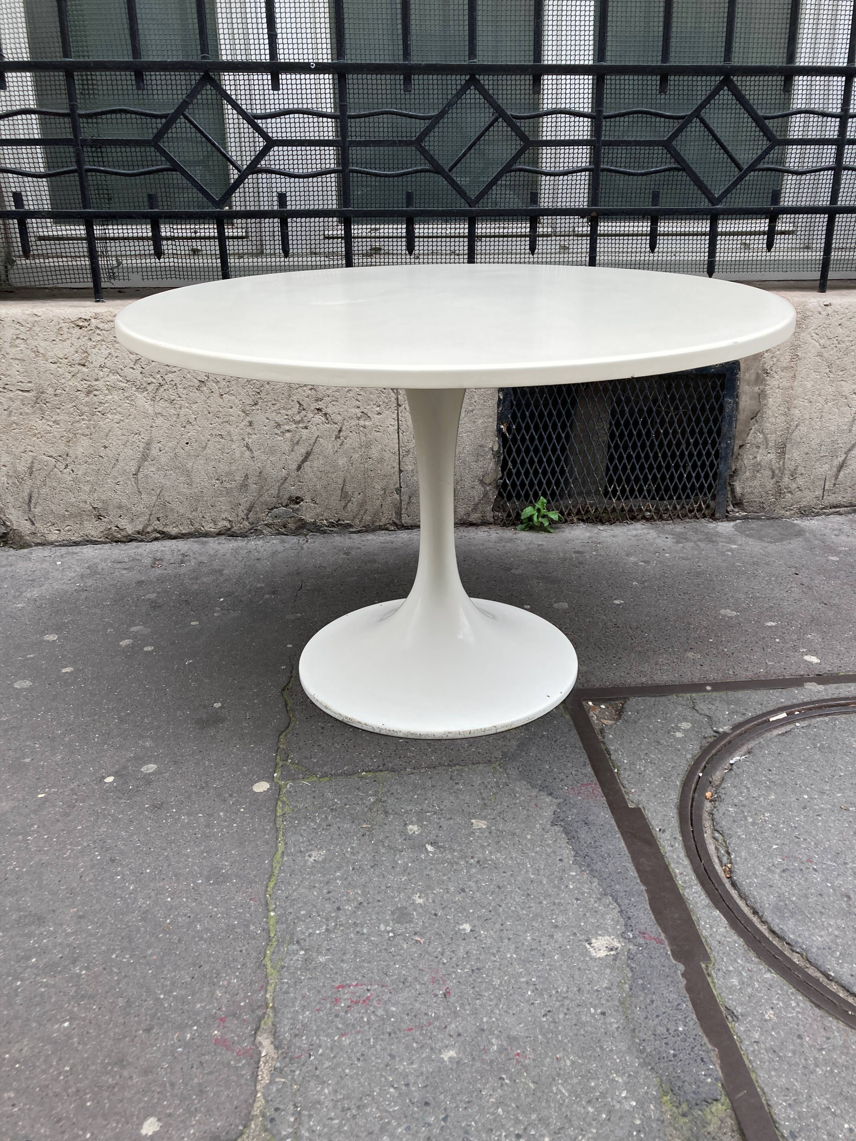 Tulip table 1970
