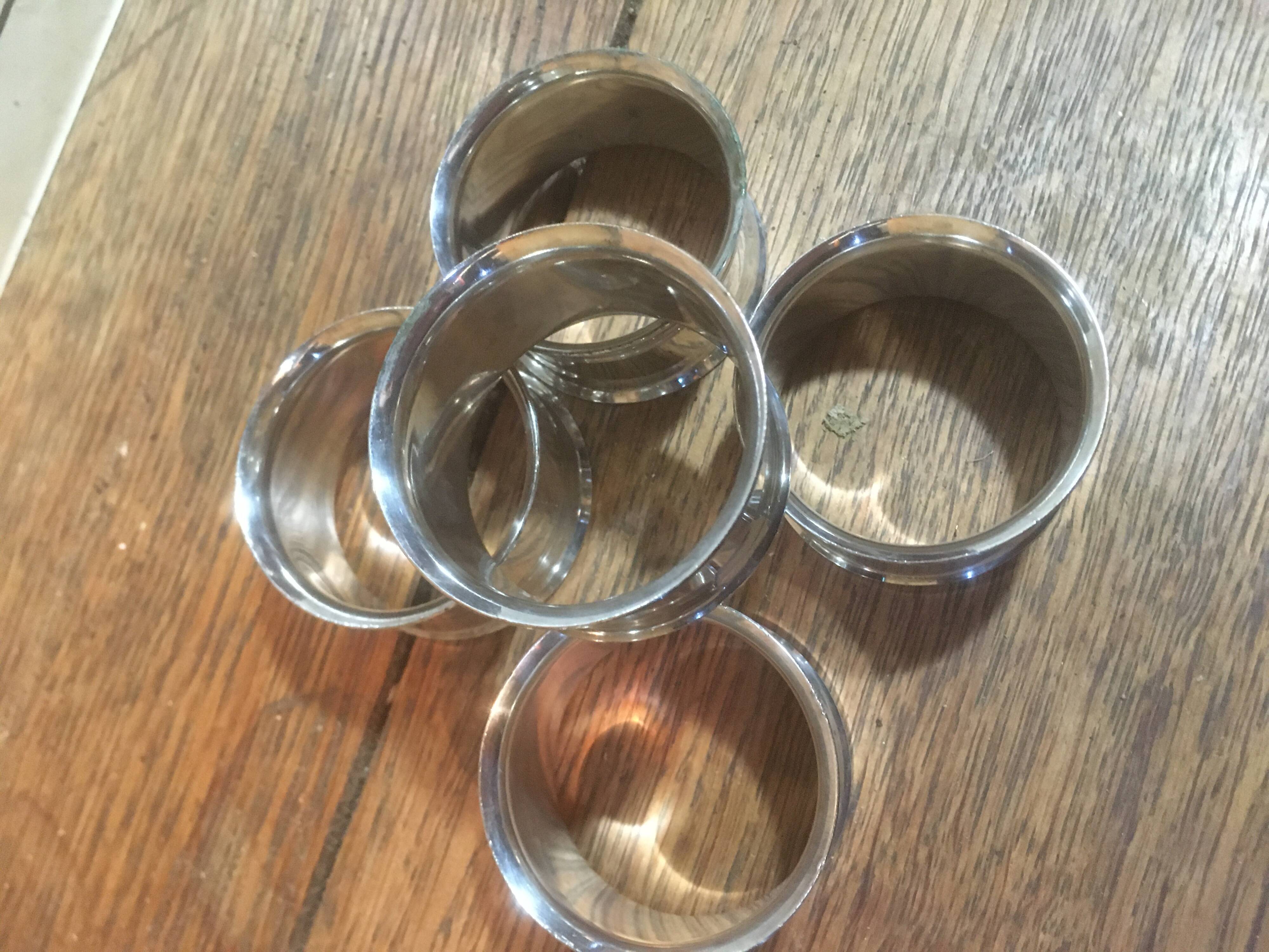 Set of 4 silver metal napkin rings