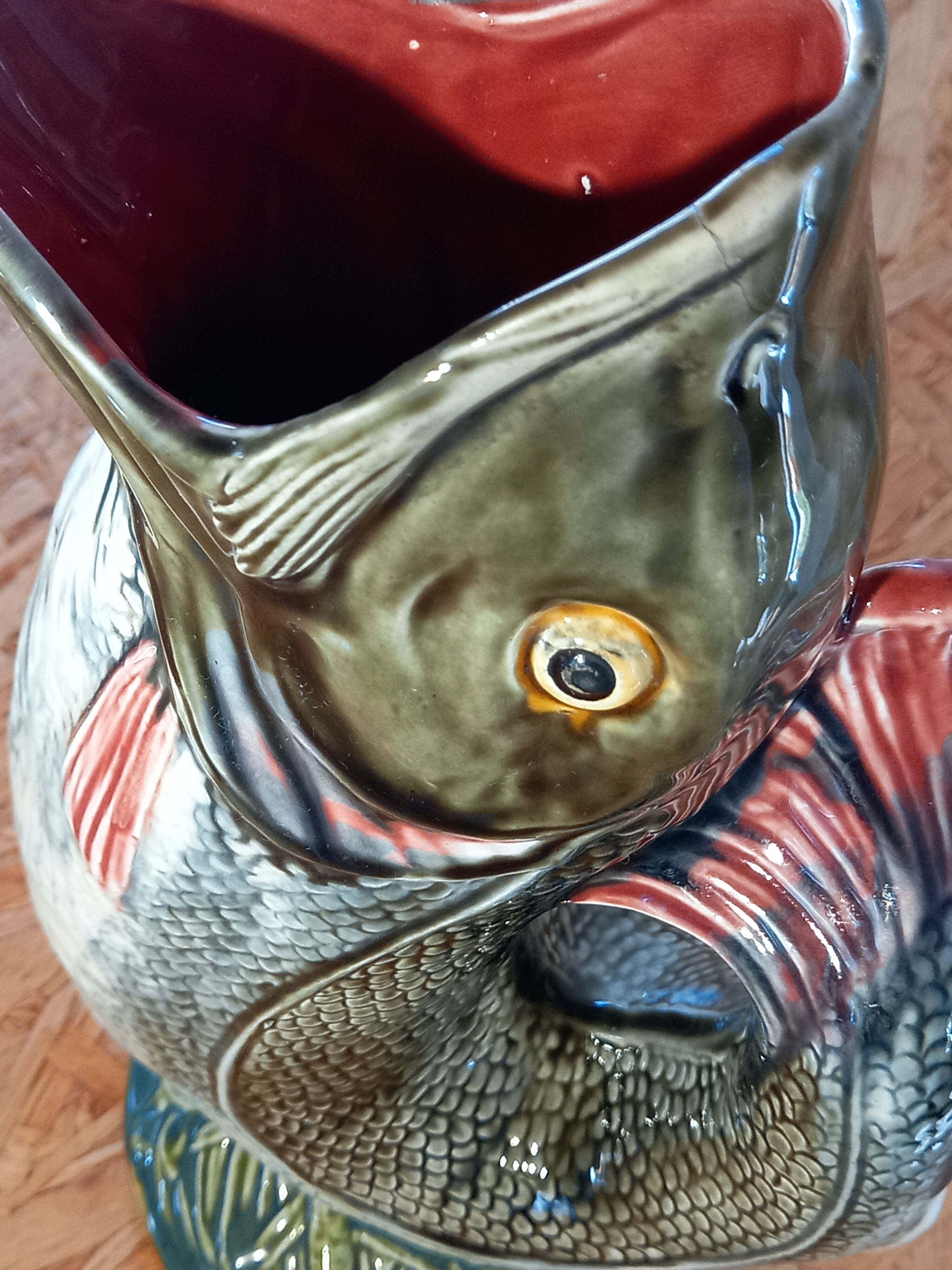 Vase or pitcher in dabbling shaped on Onnaing's earthenware fish. Art Nouveau period. Perfect condition