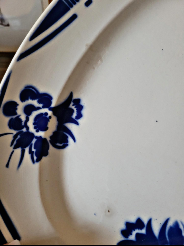 Badonviller dish model Alain, oval and round dish with blue flowers.