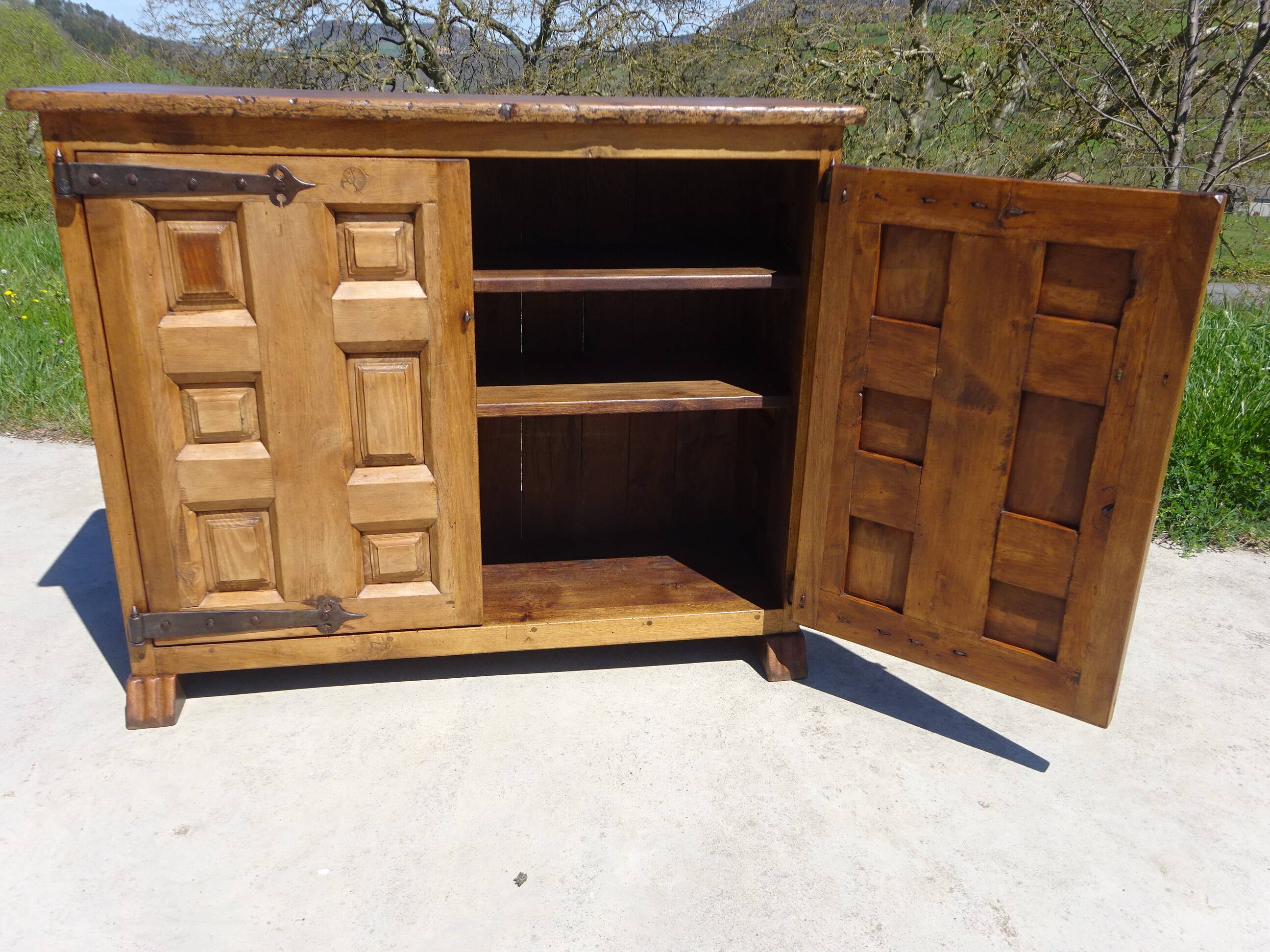Old Tuscan sideboard, shallow depth