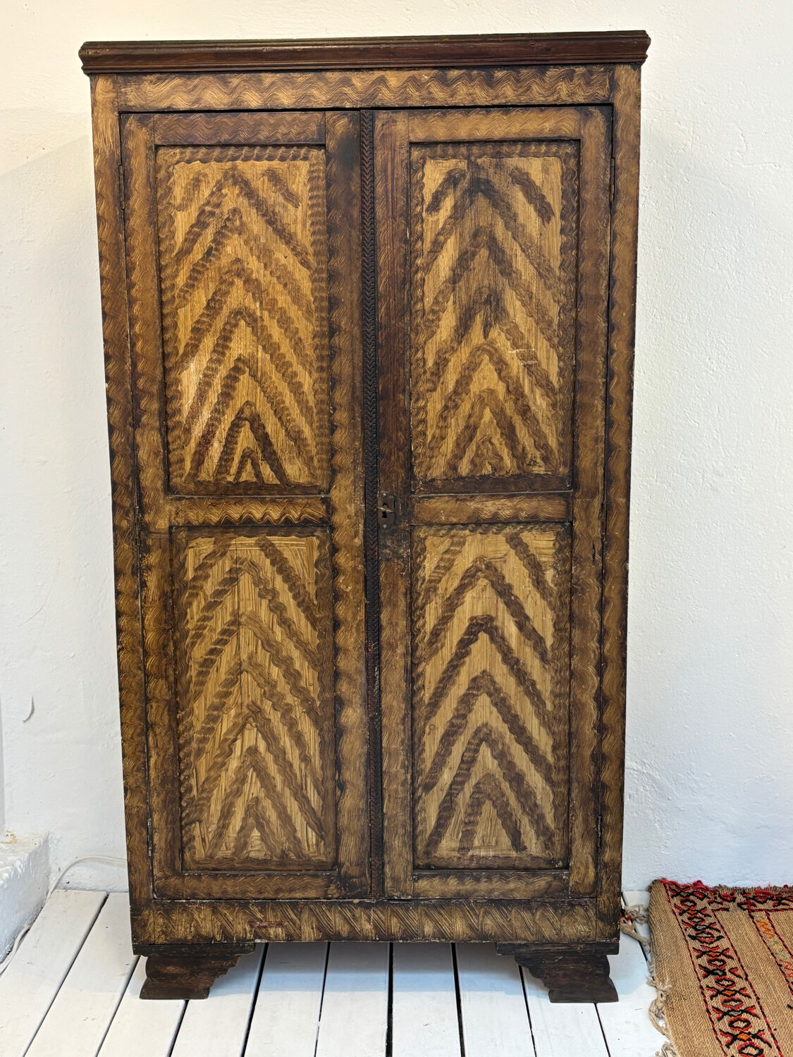 Small 19th-century patinated wardrobe