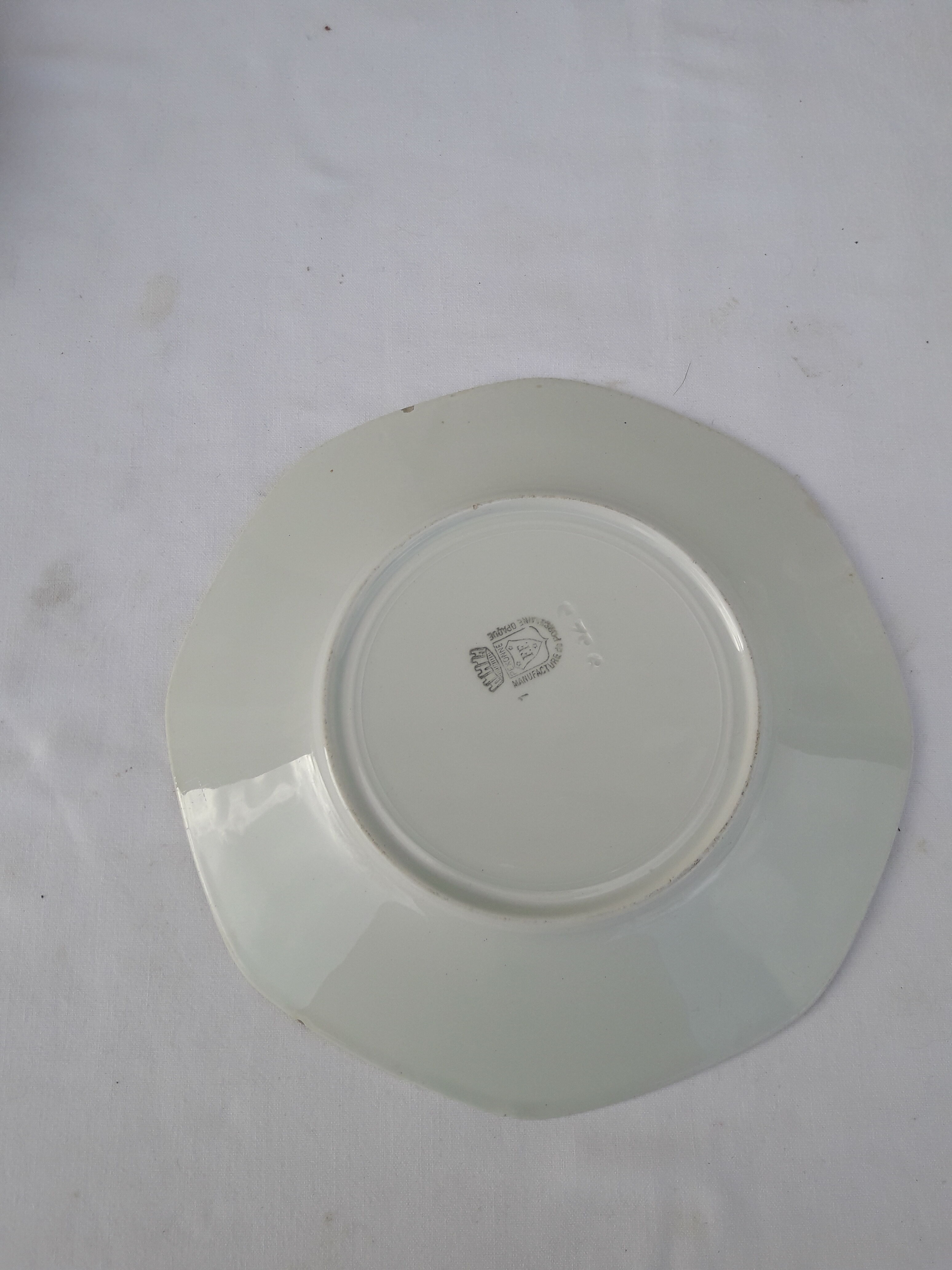 Pexonne plum pattern plate diam 19.8 cm