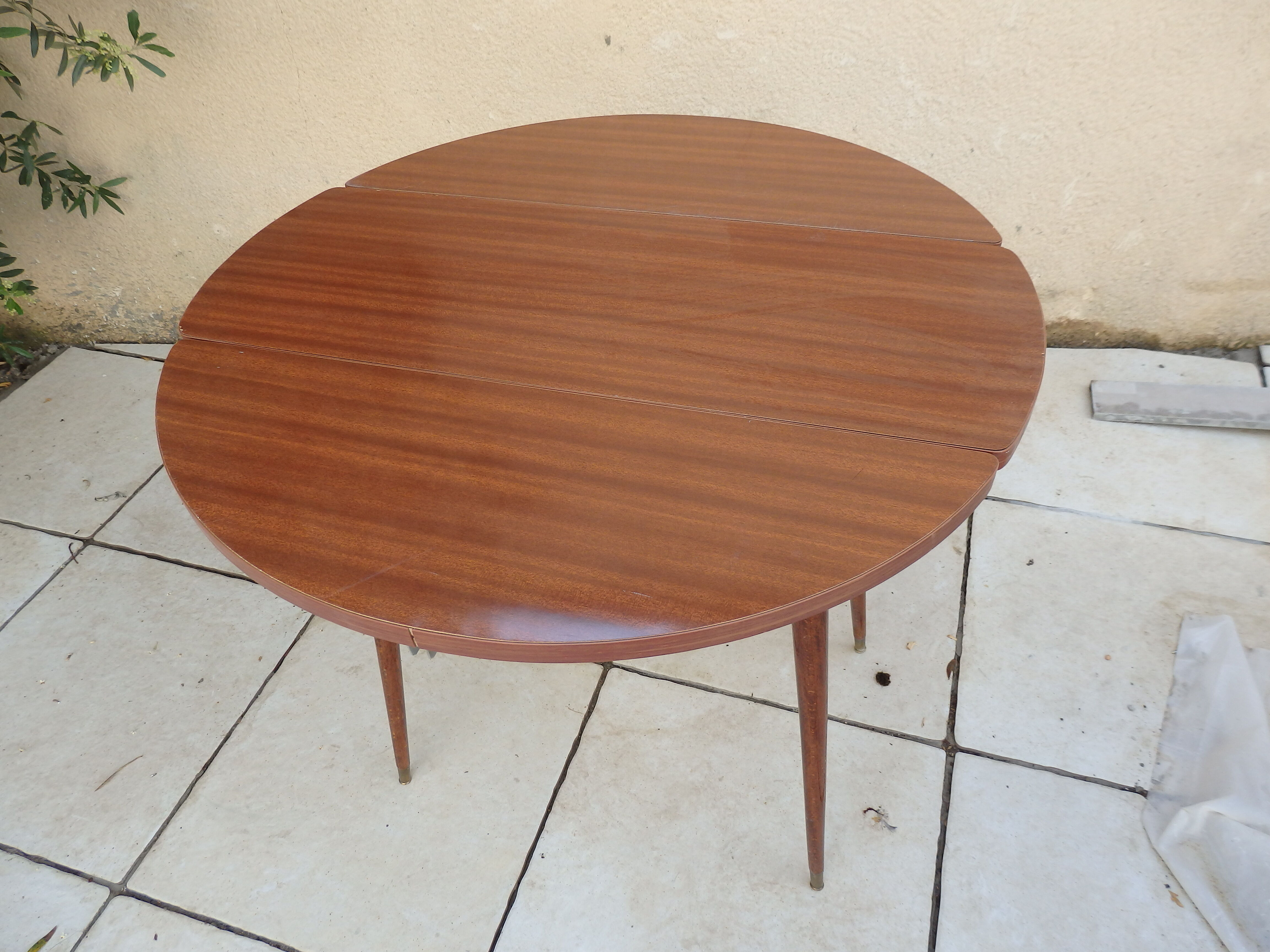 Kitchen table feet compass formica extendable complaint