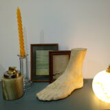 Foot moulded into platre