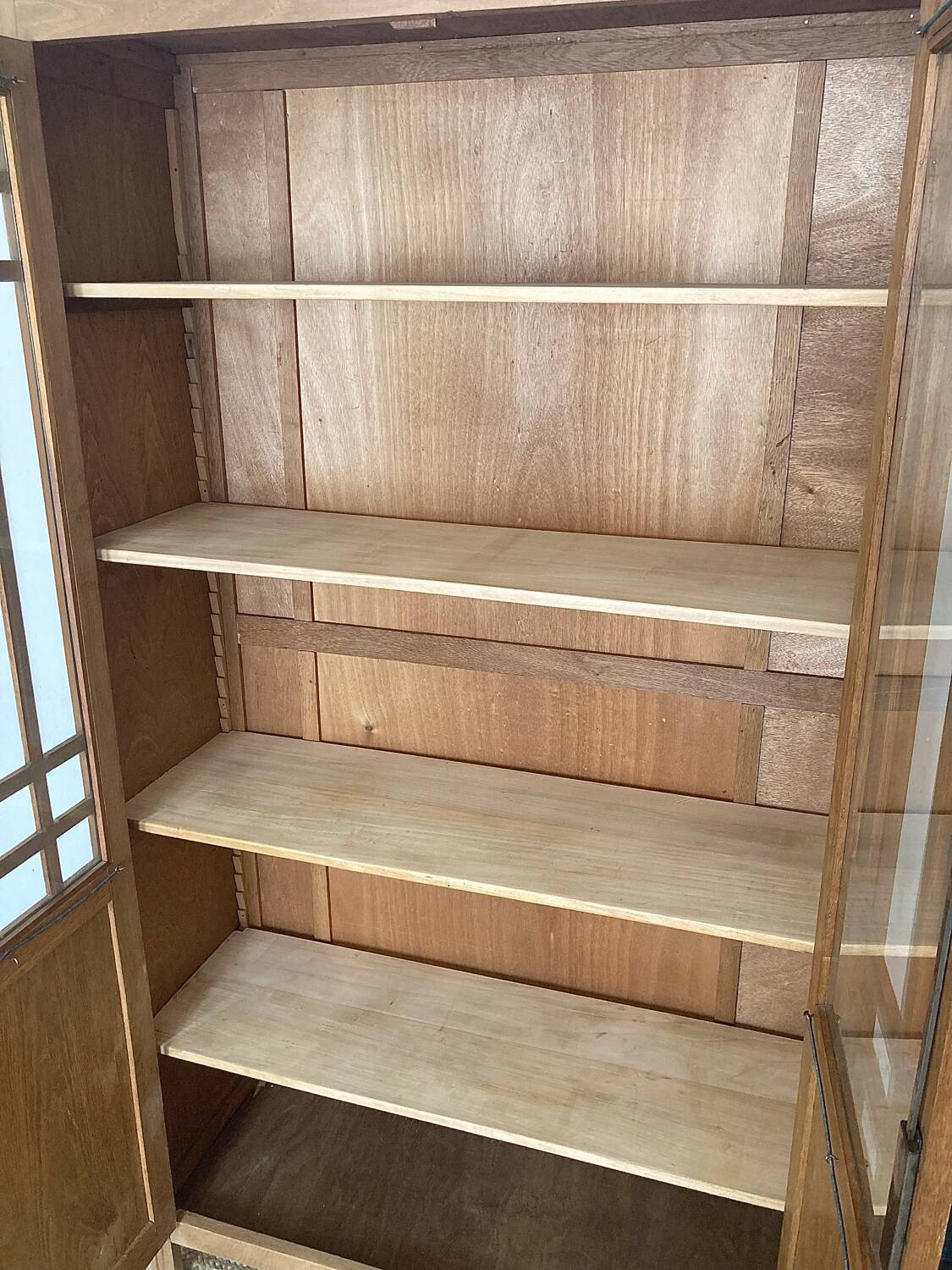 Armoire parisienne