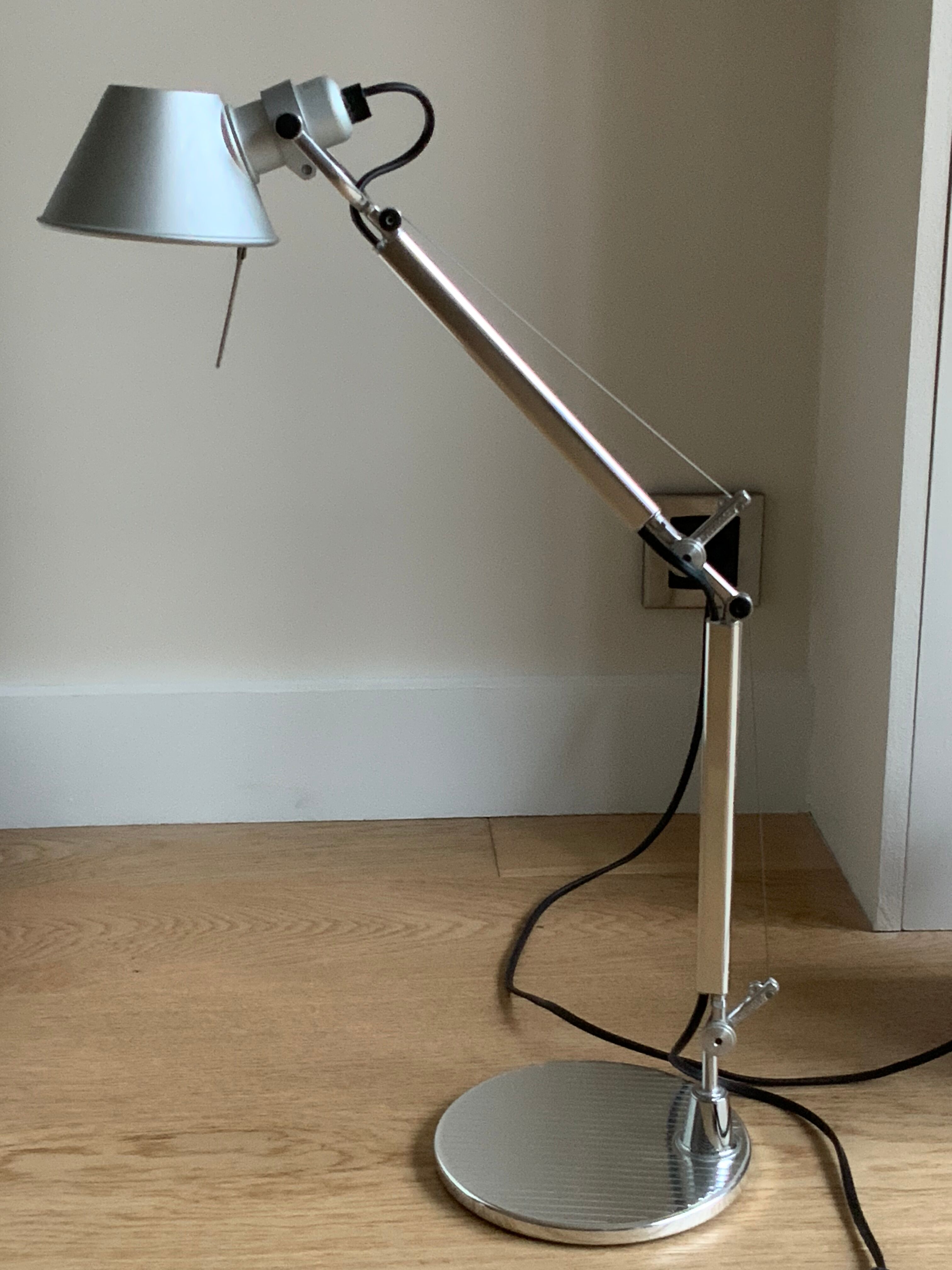 Tolomeo desk lamp