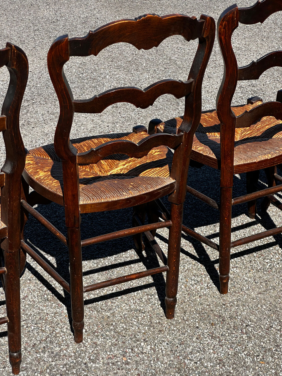 Set of 4 Louis XV straw chairs – solid wood – curved backrest