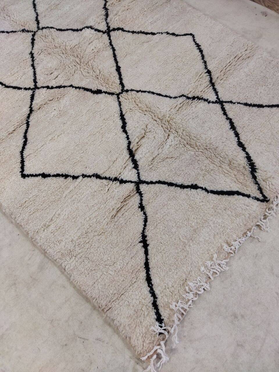 Handmade wool Berber rug 255 x 150 cm