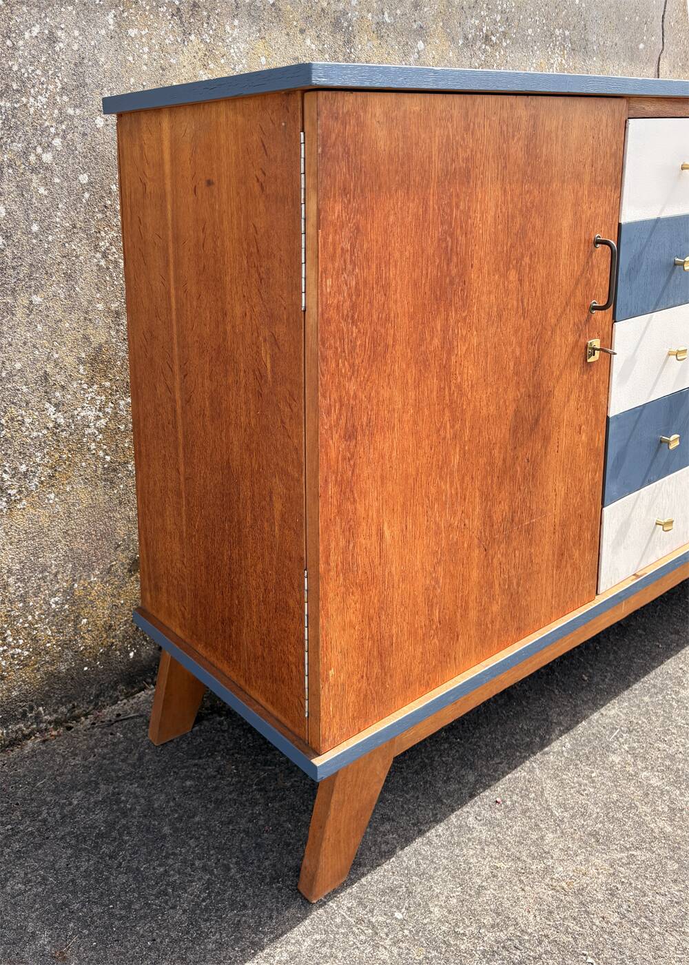 Solid wood sideboard from the 1950s – a unique piece with graphic design.