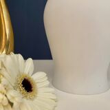 Vintage tulip ride in white opaline