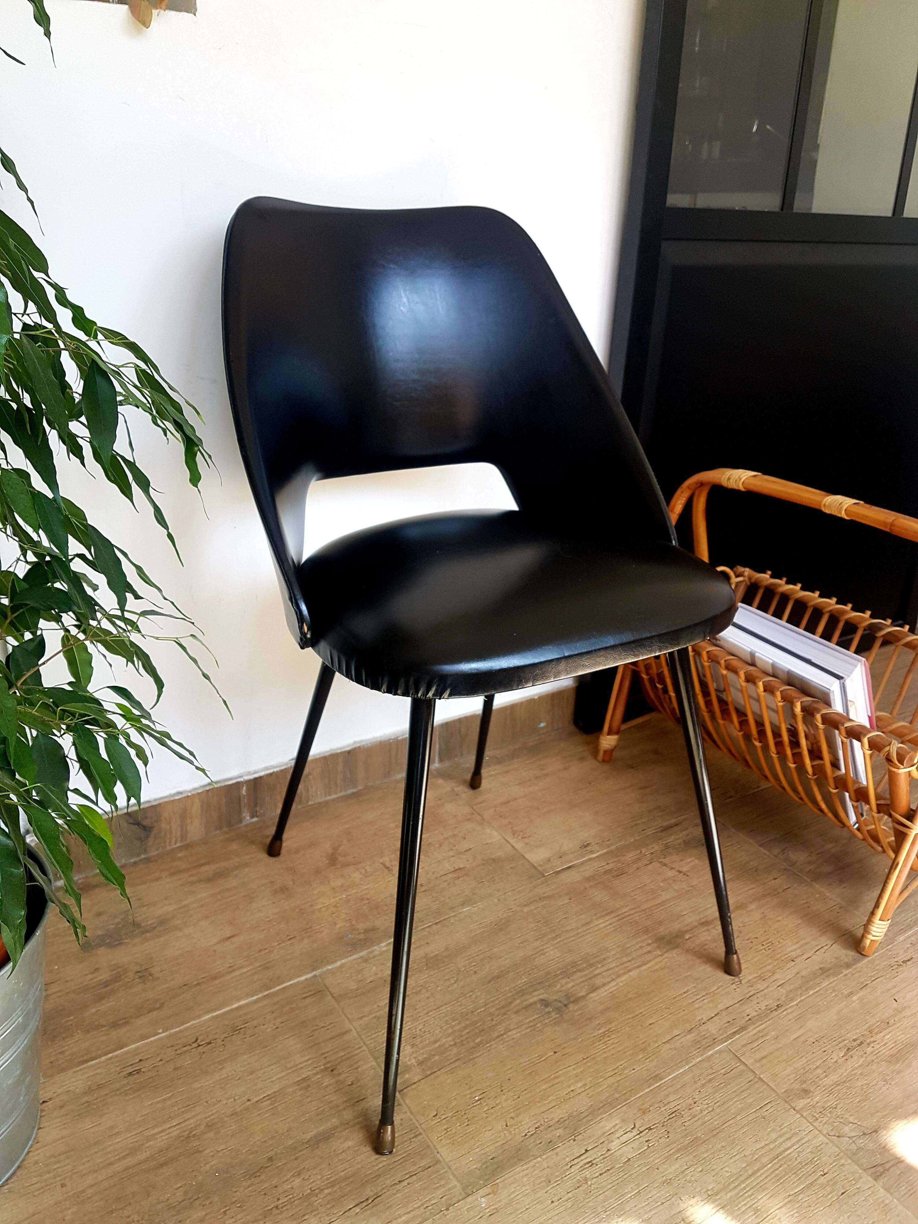 Chaise tonneau en skaï