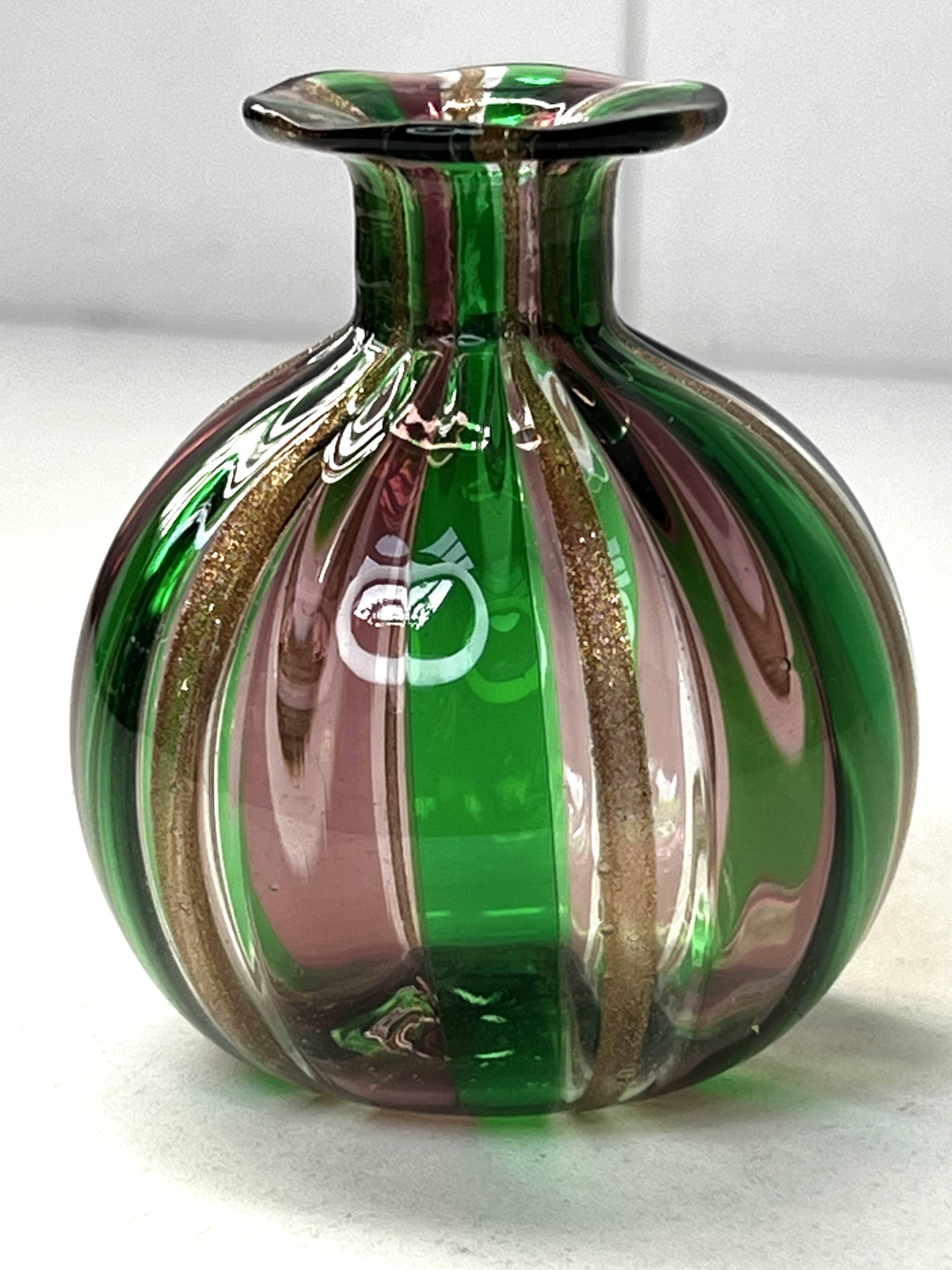 Small contemporary glass vase, 20th century design, murano, italy