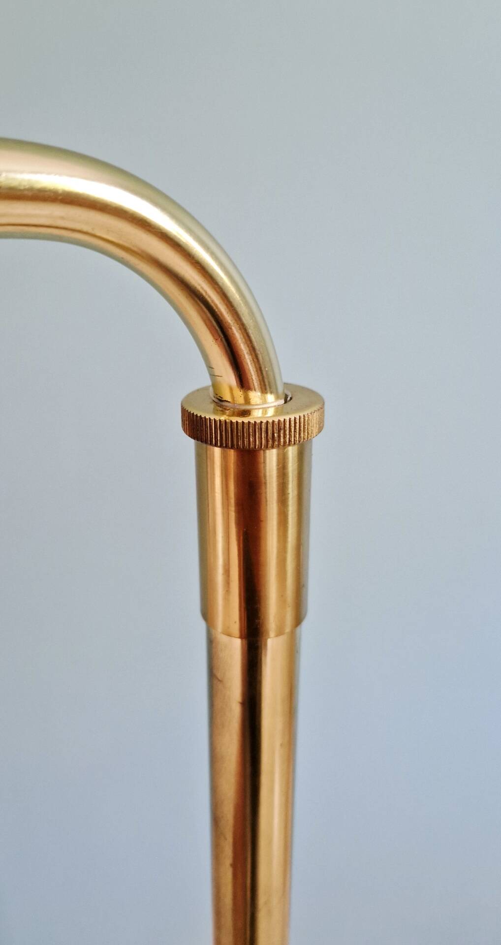 Articulated brass floor lamp, Hollywood Regency style, 1970s-80s.