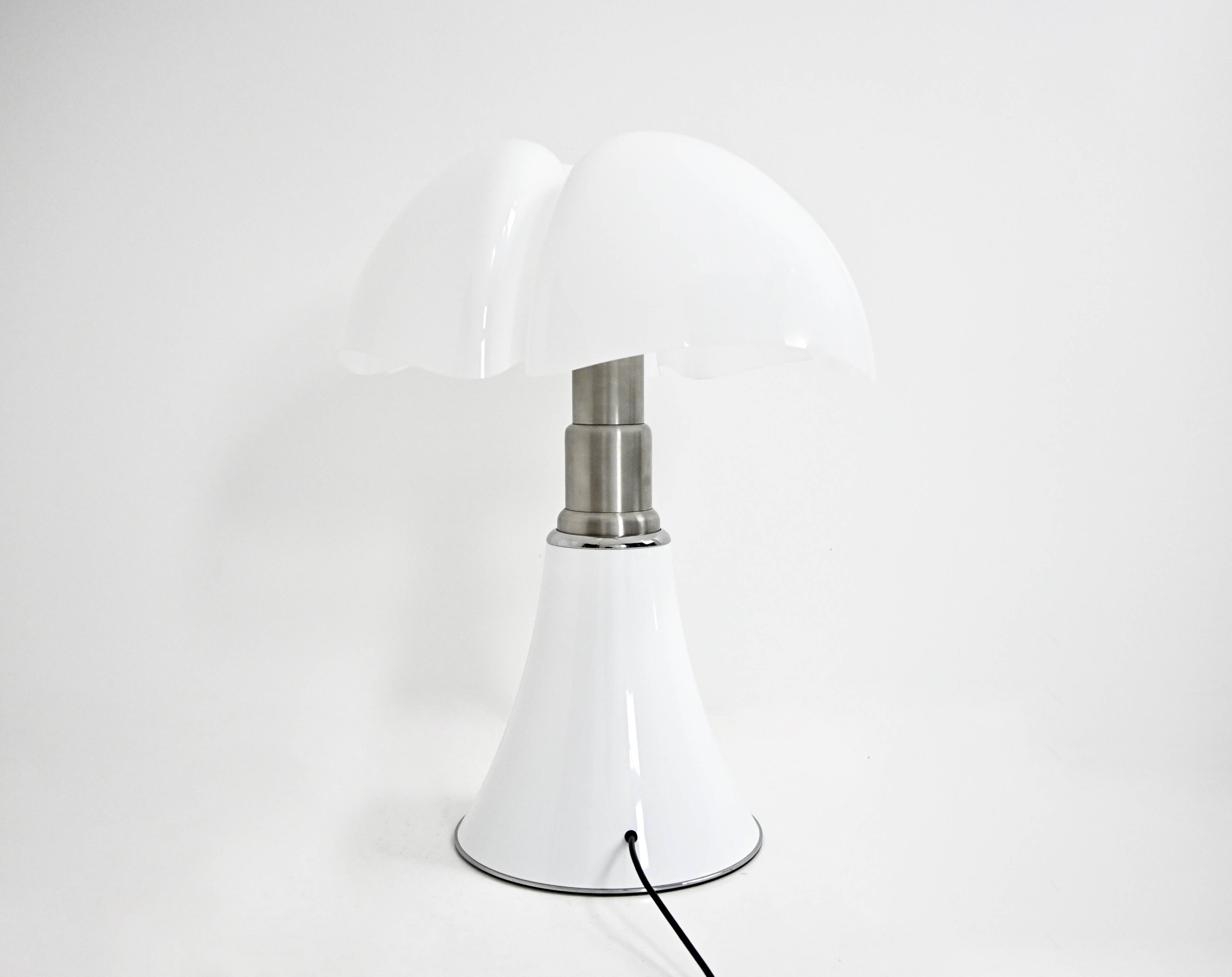 Lampe de table « Pipistrello » blanche de Gae Aulenti pour Martinelli Luce