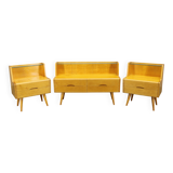 Ensemble de tables de chevet et commode avec étagère en verre des années 1960, Tchécoslovaquie