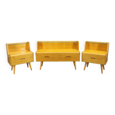Ensemble de tables de chevet et commode avec étagère en verre des années 1960, Tchécoslovaquie