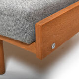 Early Daybed GE-258 in Oak and Cane by Hans J. Wegner
