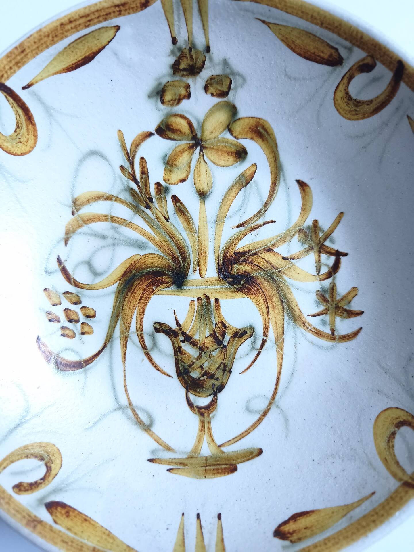 Vintage hollow plate Keraluc Quimper France G6 floral decoration bo