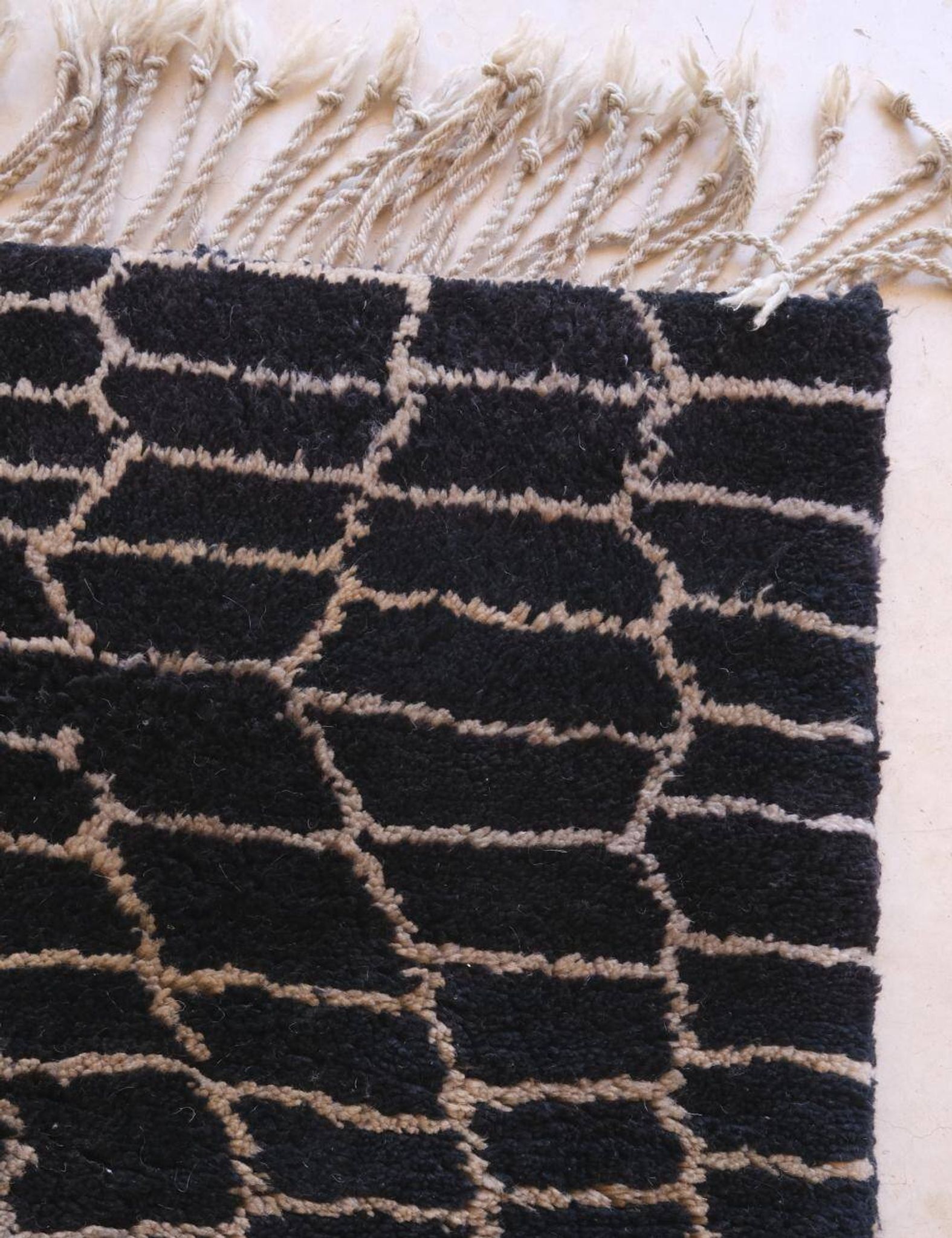 Tapis Noir Beni MRirt - 250 x 184 cm