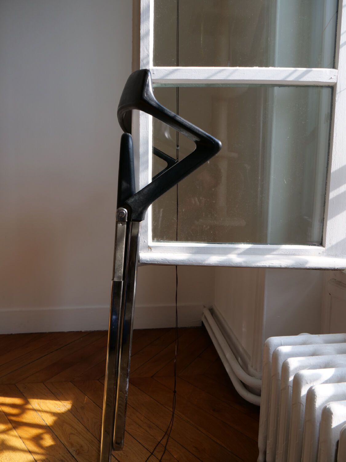 Arch folding chairs