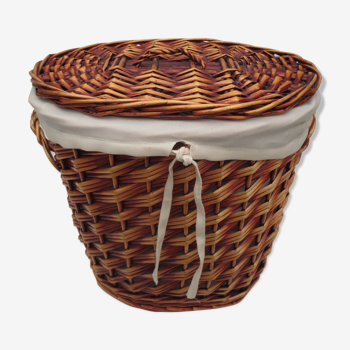 Wicker storage basket, oval and lined with fabrics, with lid