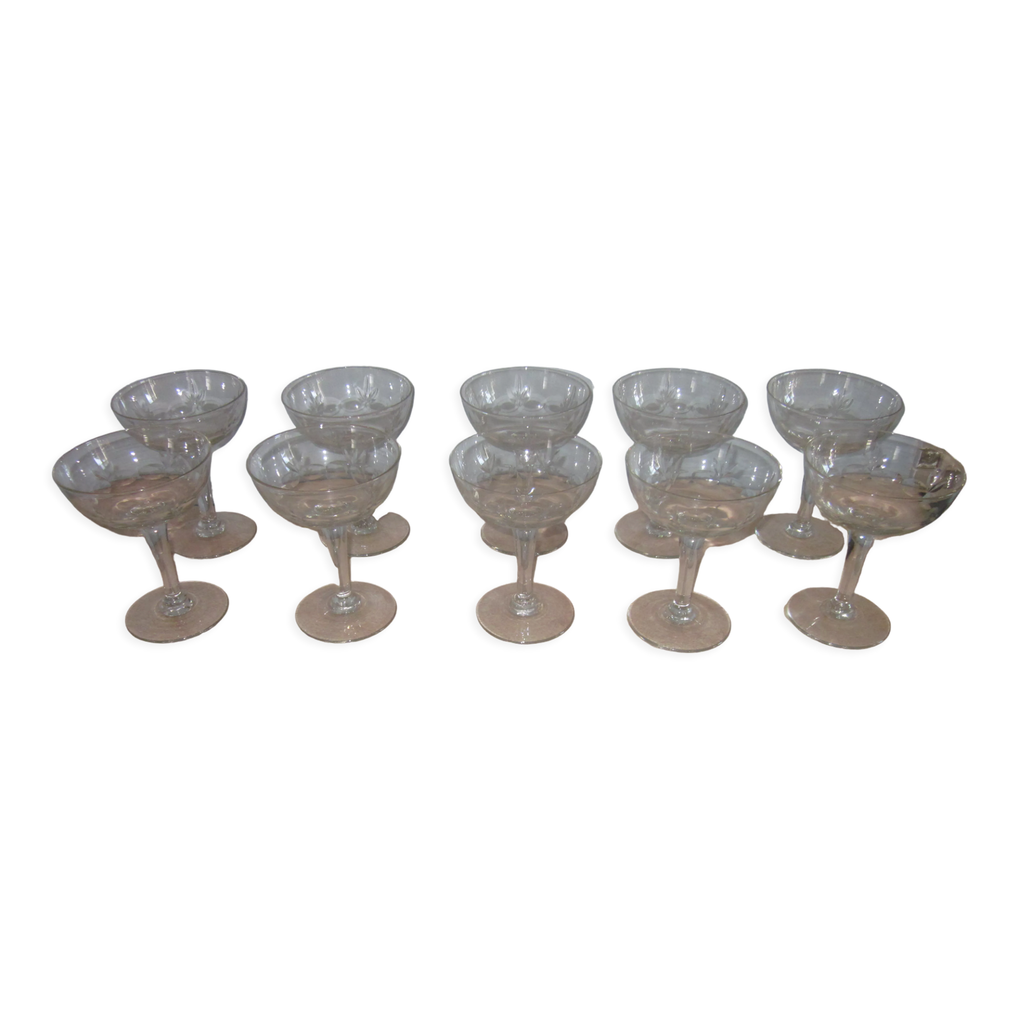 Lot de 10 coupes a champagne ancienne en verre taillè