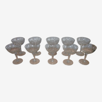 Lot de 10 coupes a champagne ancienne en verre taillè