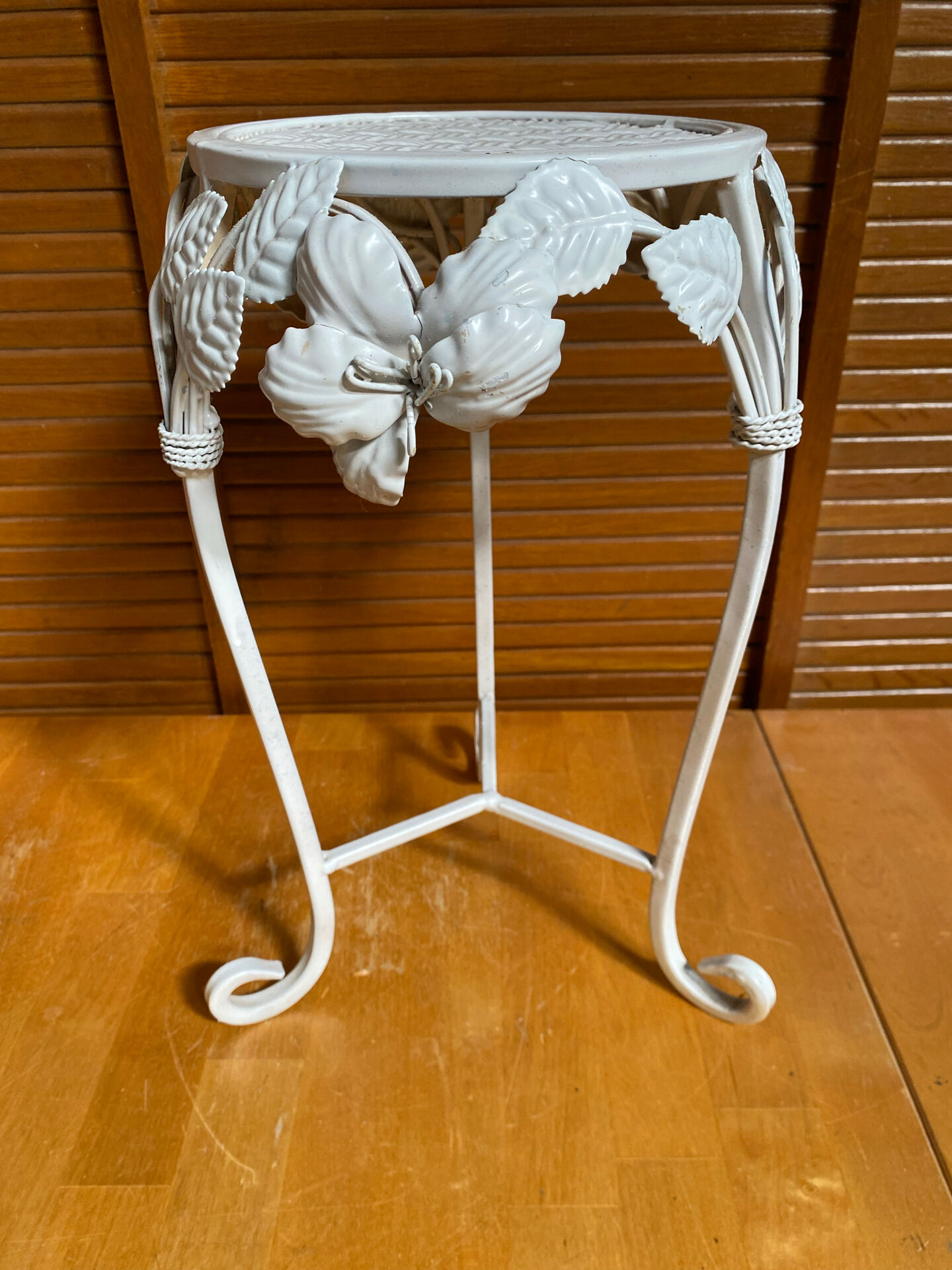 Table Appoint Guéridon Ancien Métal Blanc Décor Fleurs Vintage #E383